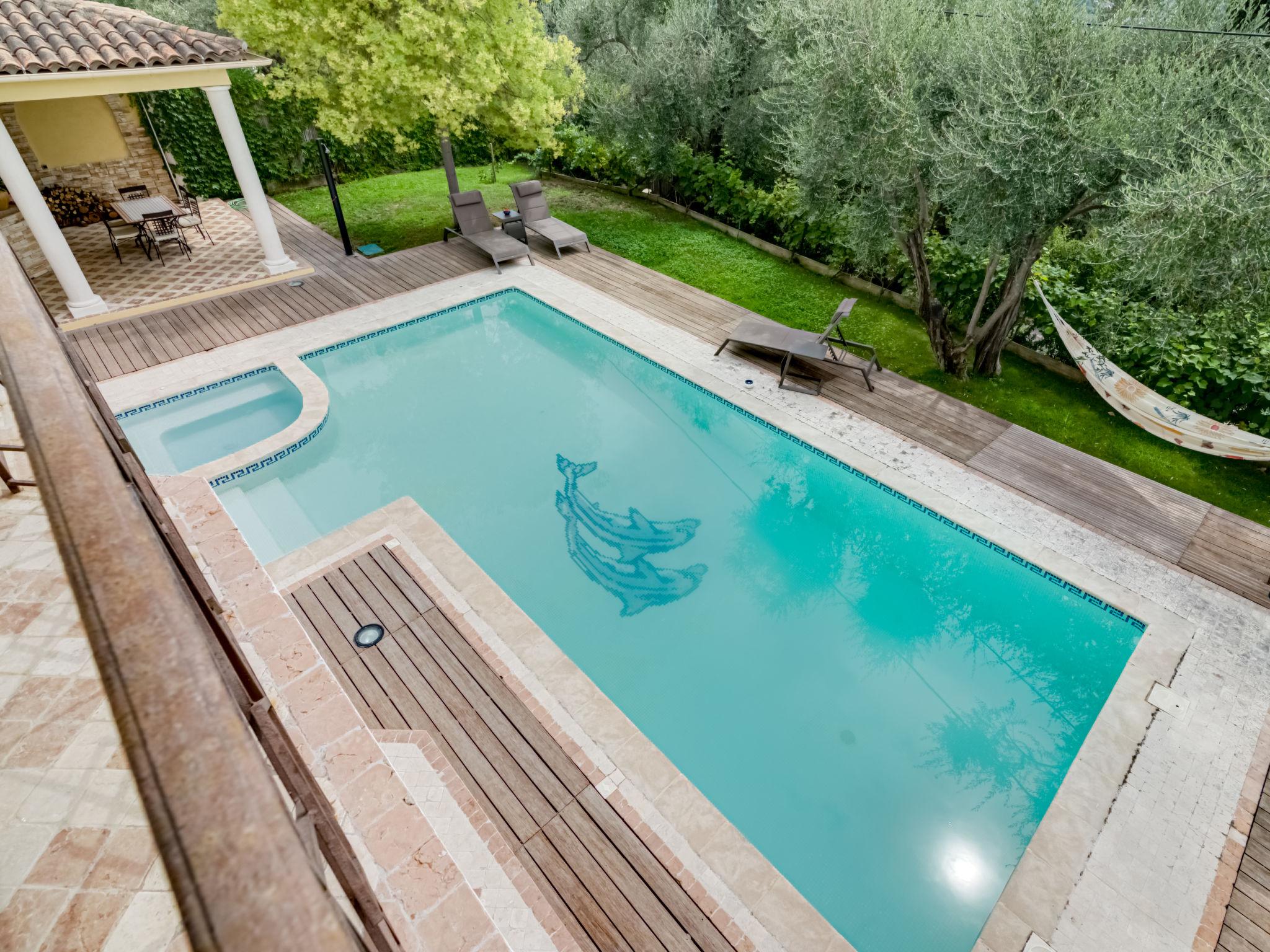 Foto 2 - Casa de 3 habitaciones en Grasse con piscina privada y jardín