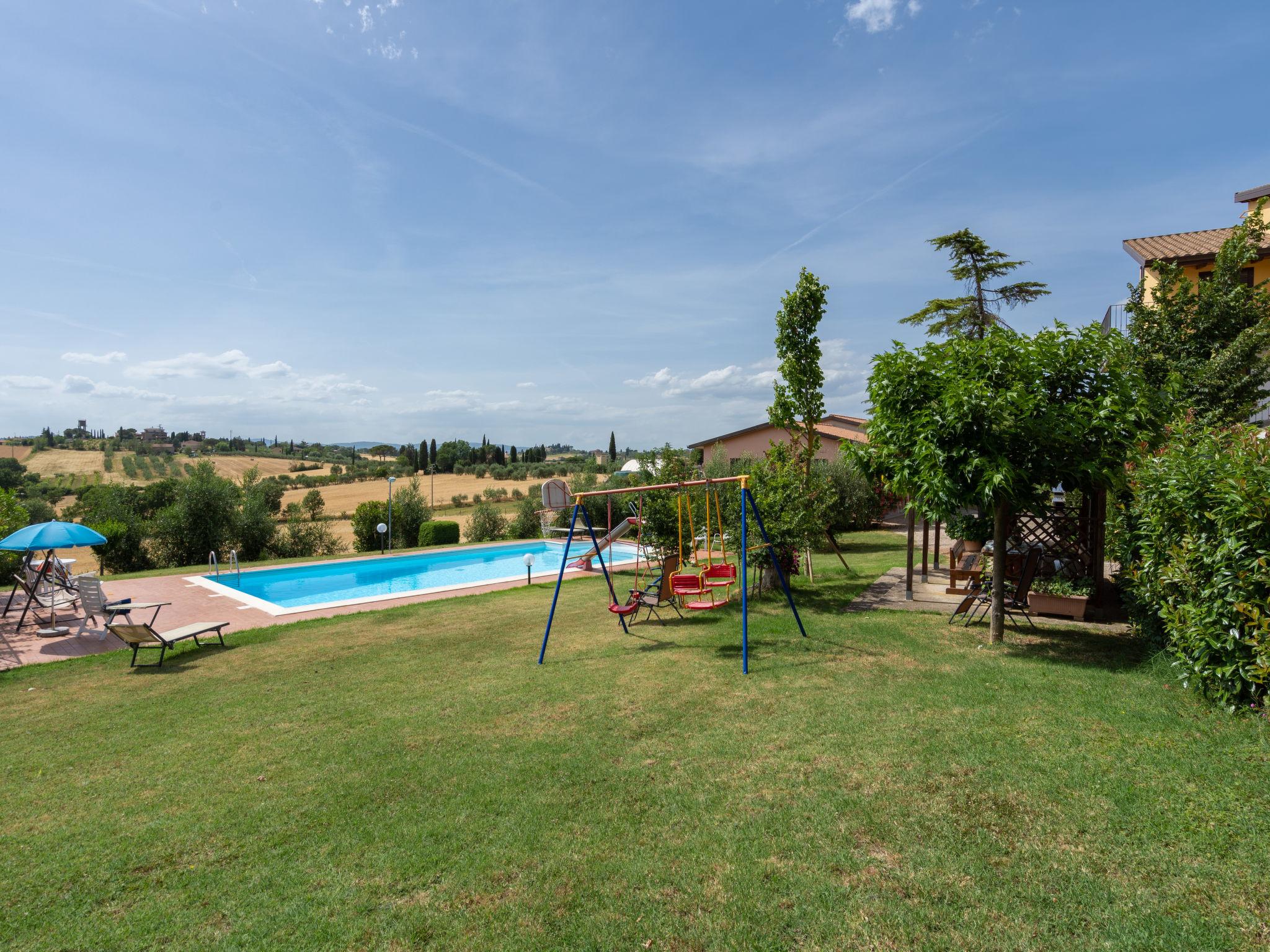 Foto 32 - Casa de 5 quartos em Foiano della Chiana com piscina privada e jardim