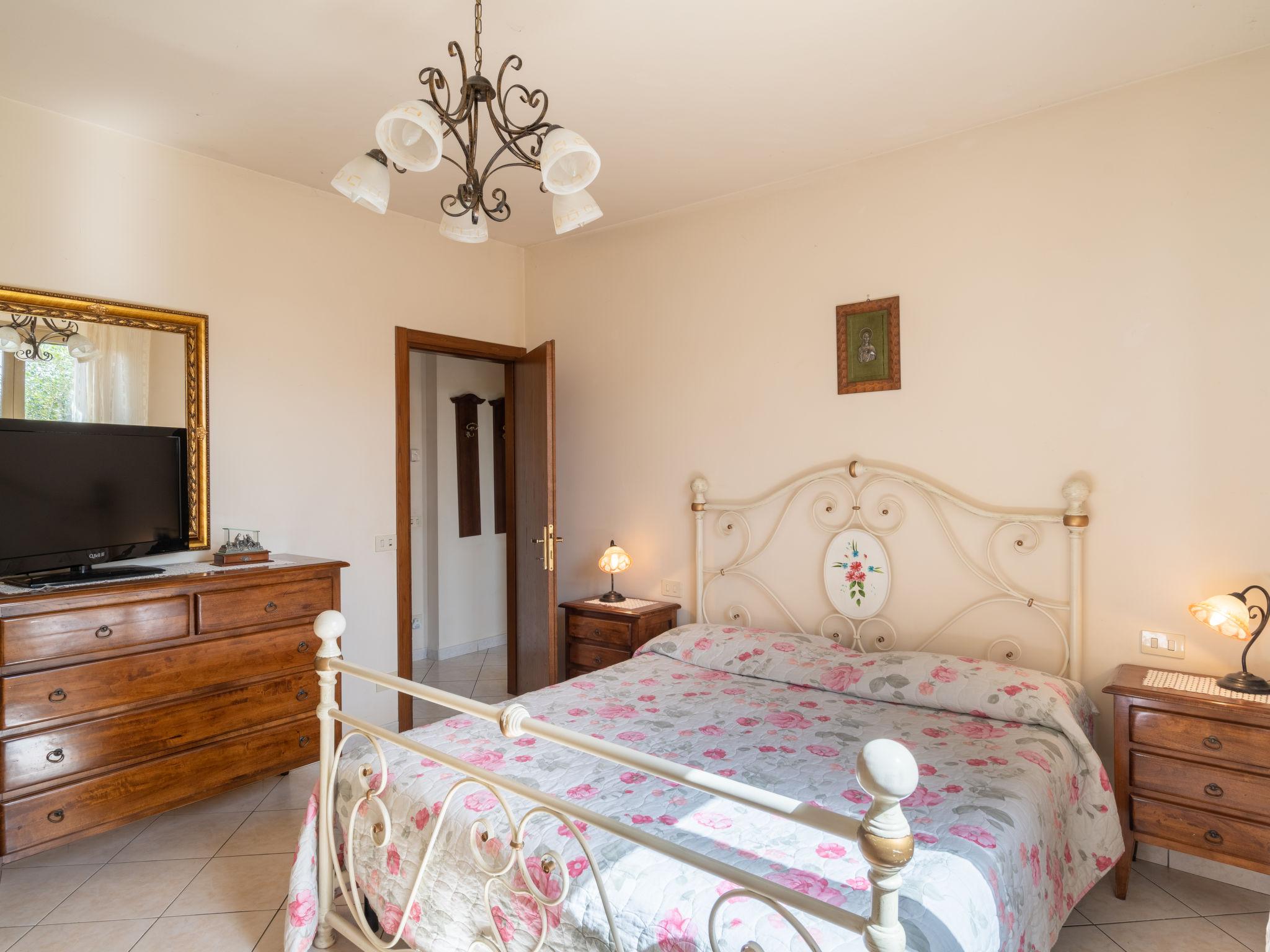 Photo 18 - 5 bedroom House in Foiano della Chiana with private pool and garden