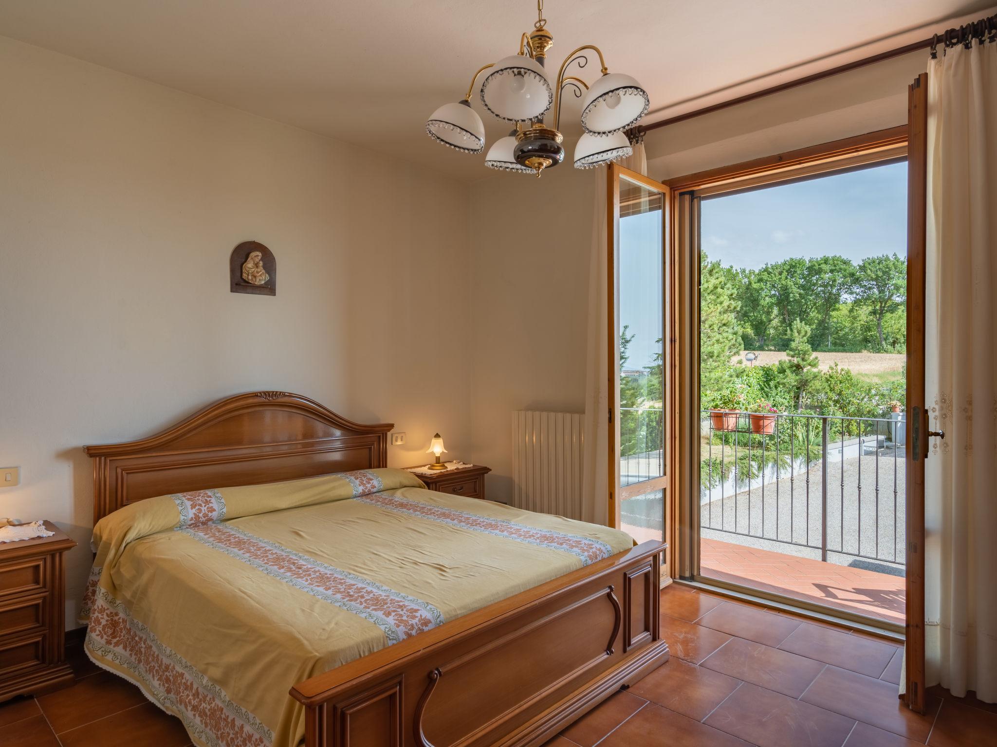 Foto 16 - Casa con 5 camere da letto a Foiano della Chiana con piscina privata e giardino