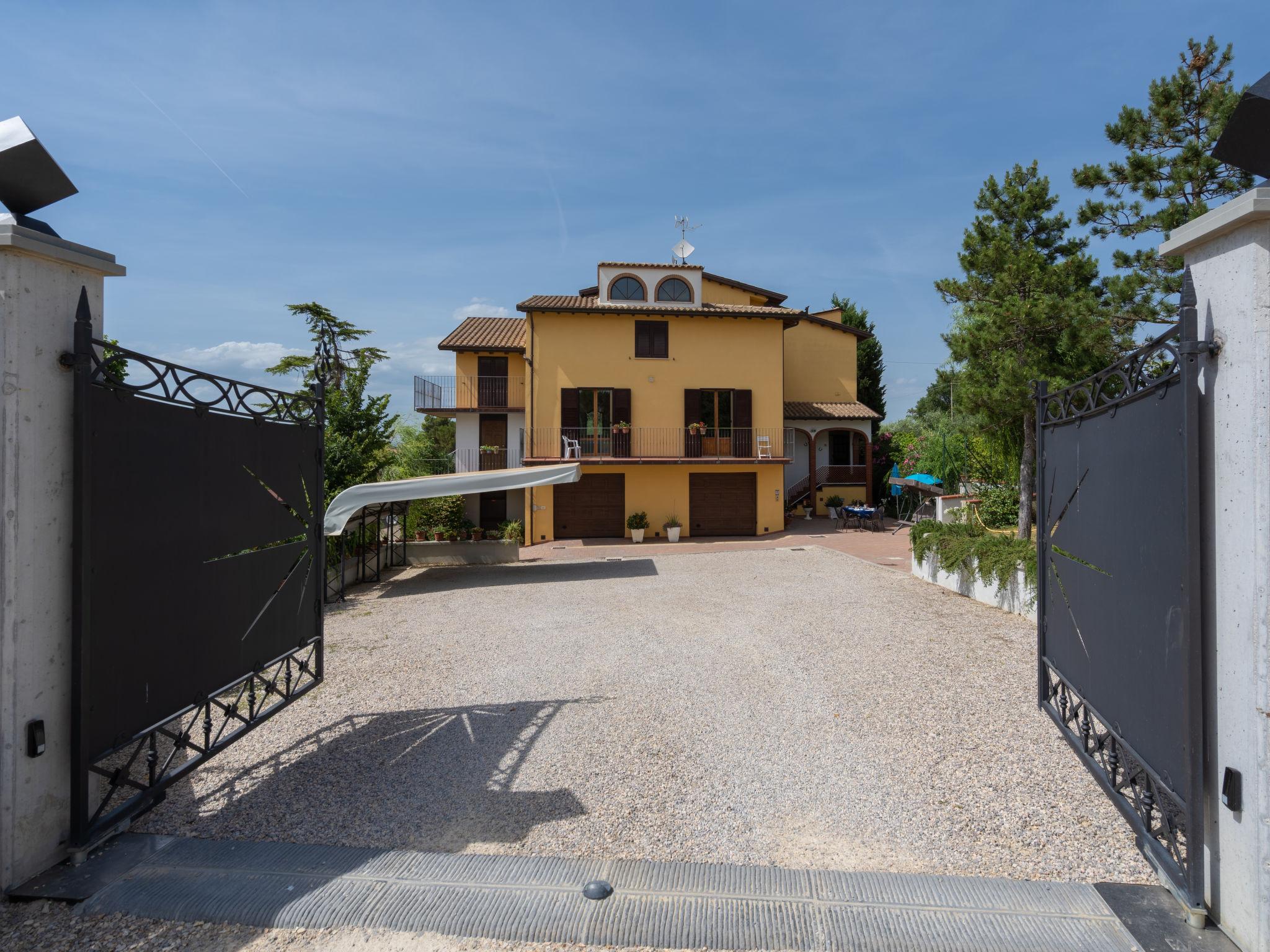 Photo 35 - 5 bedroom House in Foiano della Chiana with private pool and garden