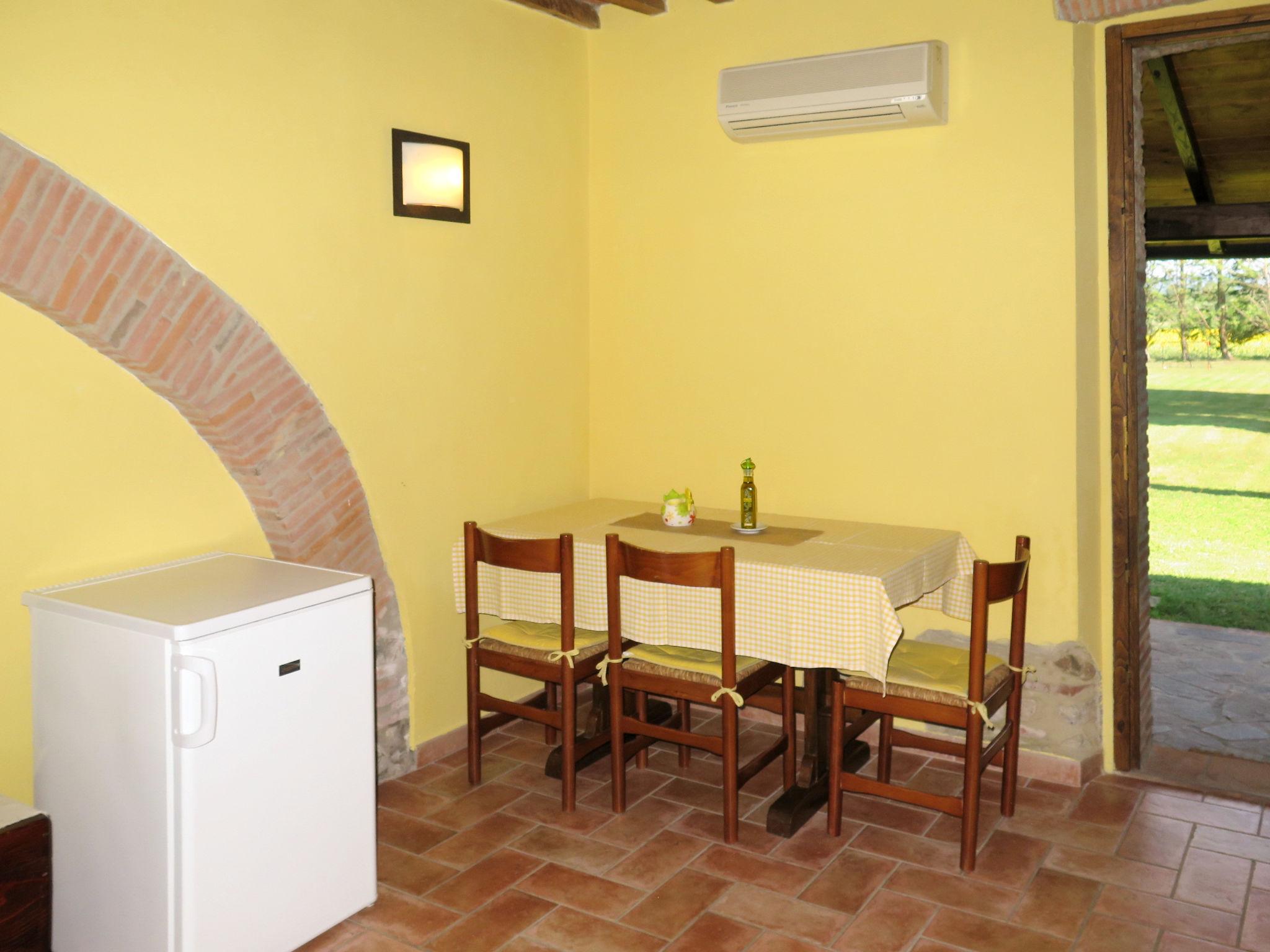 Foto 8 - Apartamento em Suvereto com piscina e jardim