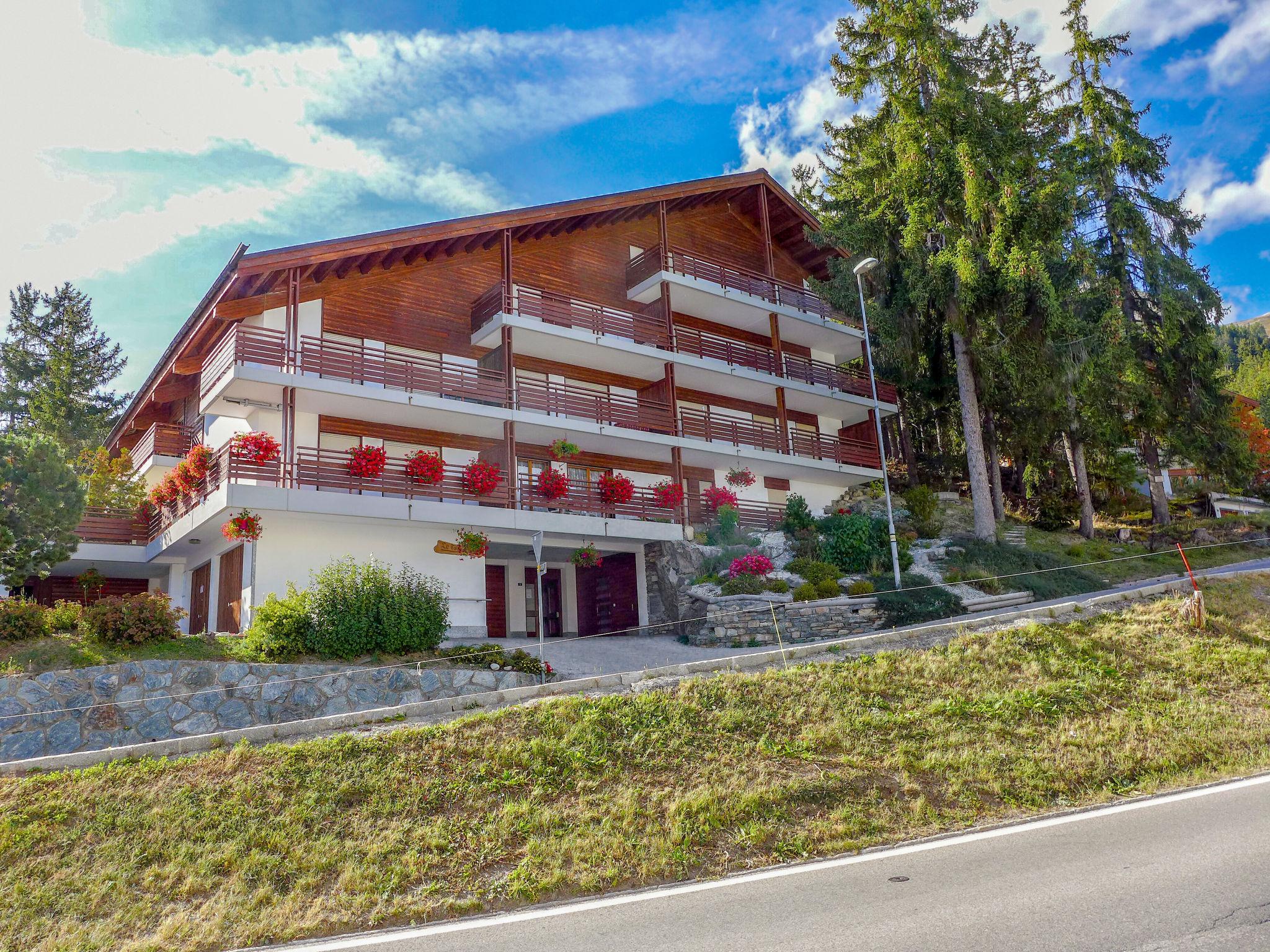 Foto 1 - Apartment mit 1 Schlafzimmer in Crans-Montana mit blick auf die berge