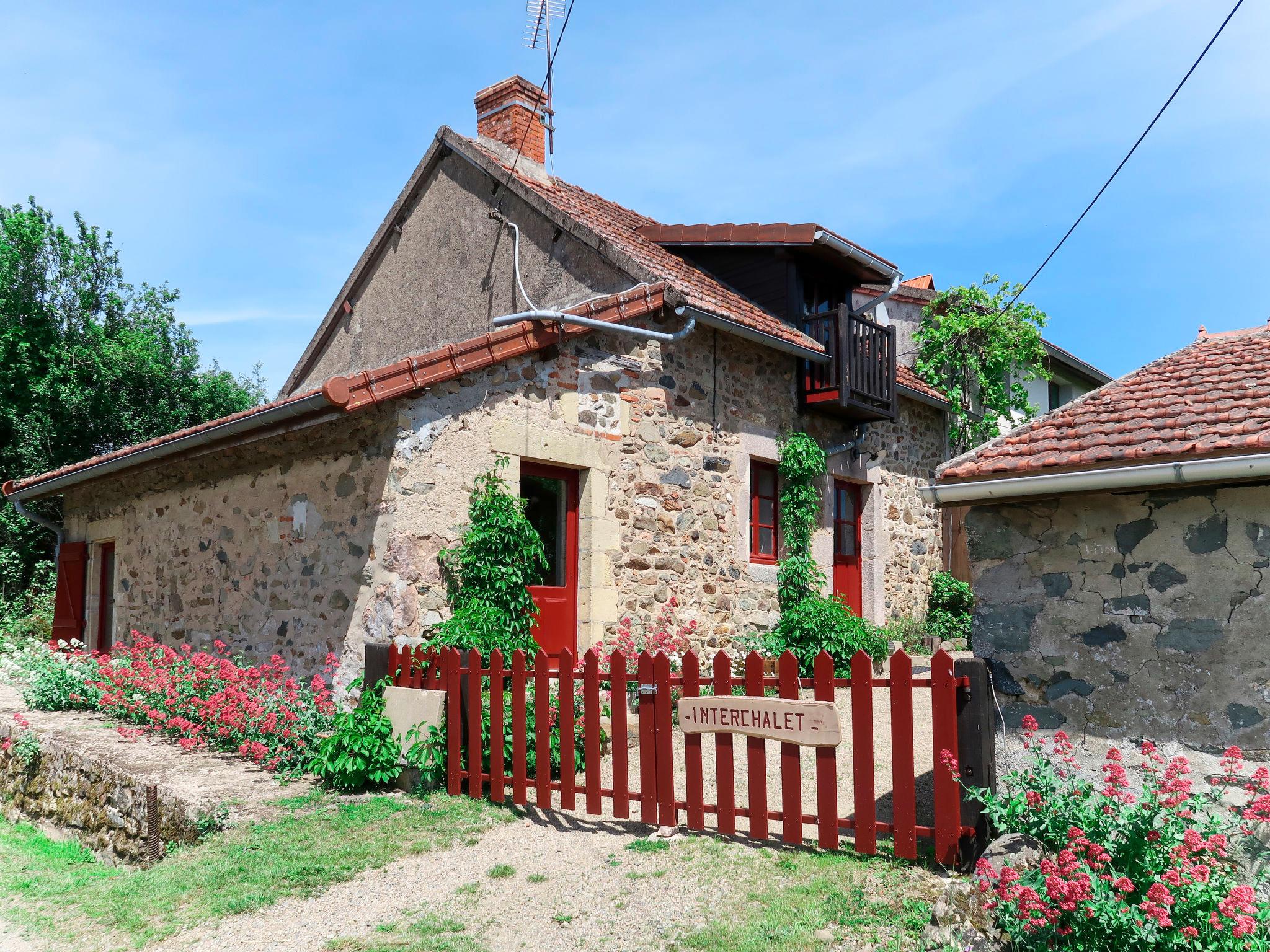 Photo 1 - Maison de 1 chambre à Chiddes avec jardin et terrasse