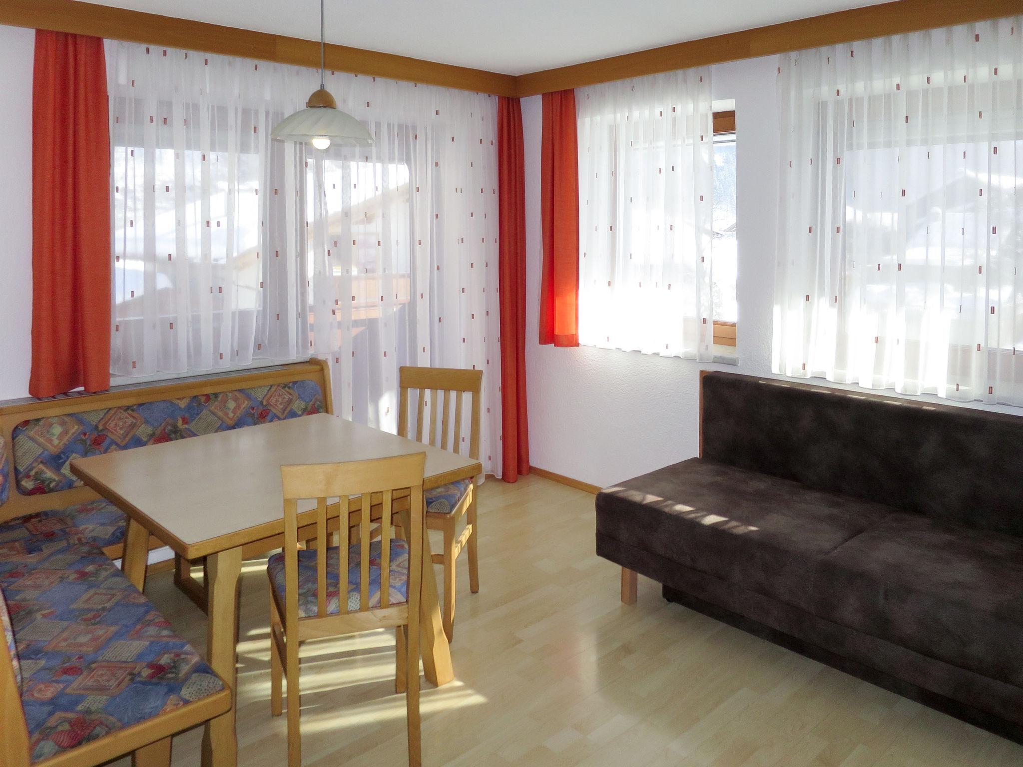 Photo 3 - 1 bedroom Apartment in Aschau im Zillertal with garden and mountain view