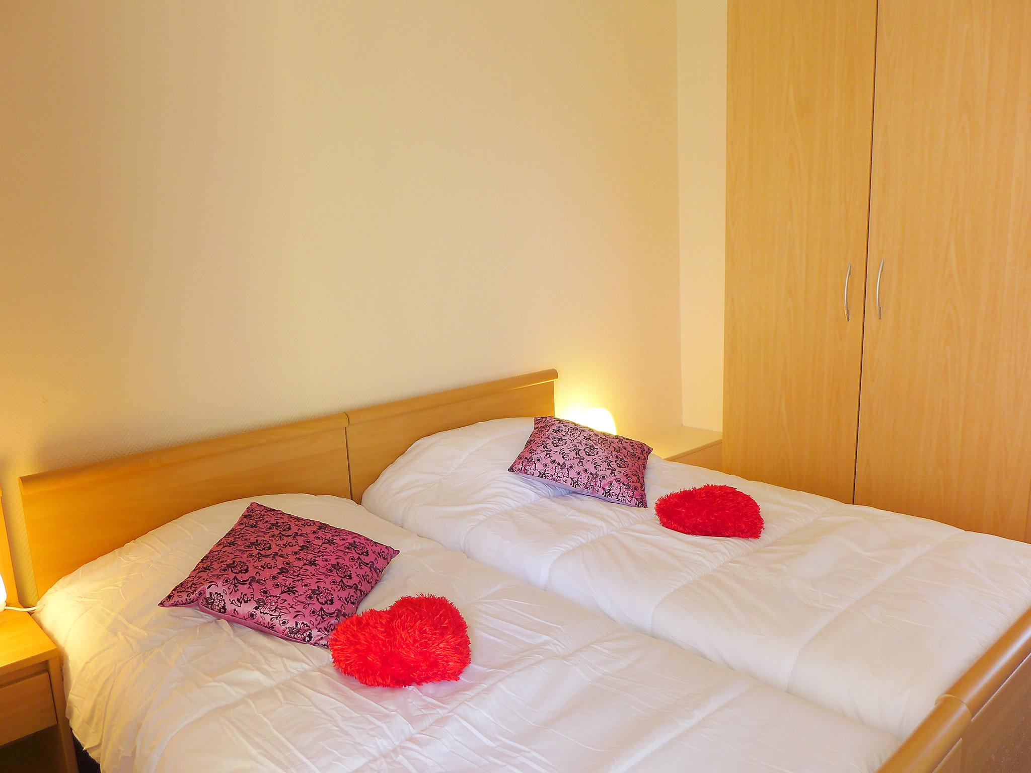 Foto 11 - Appartamento con 1 camera da letto a La Richardais con vista mare