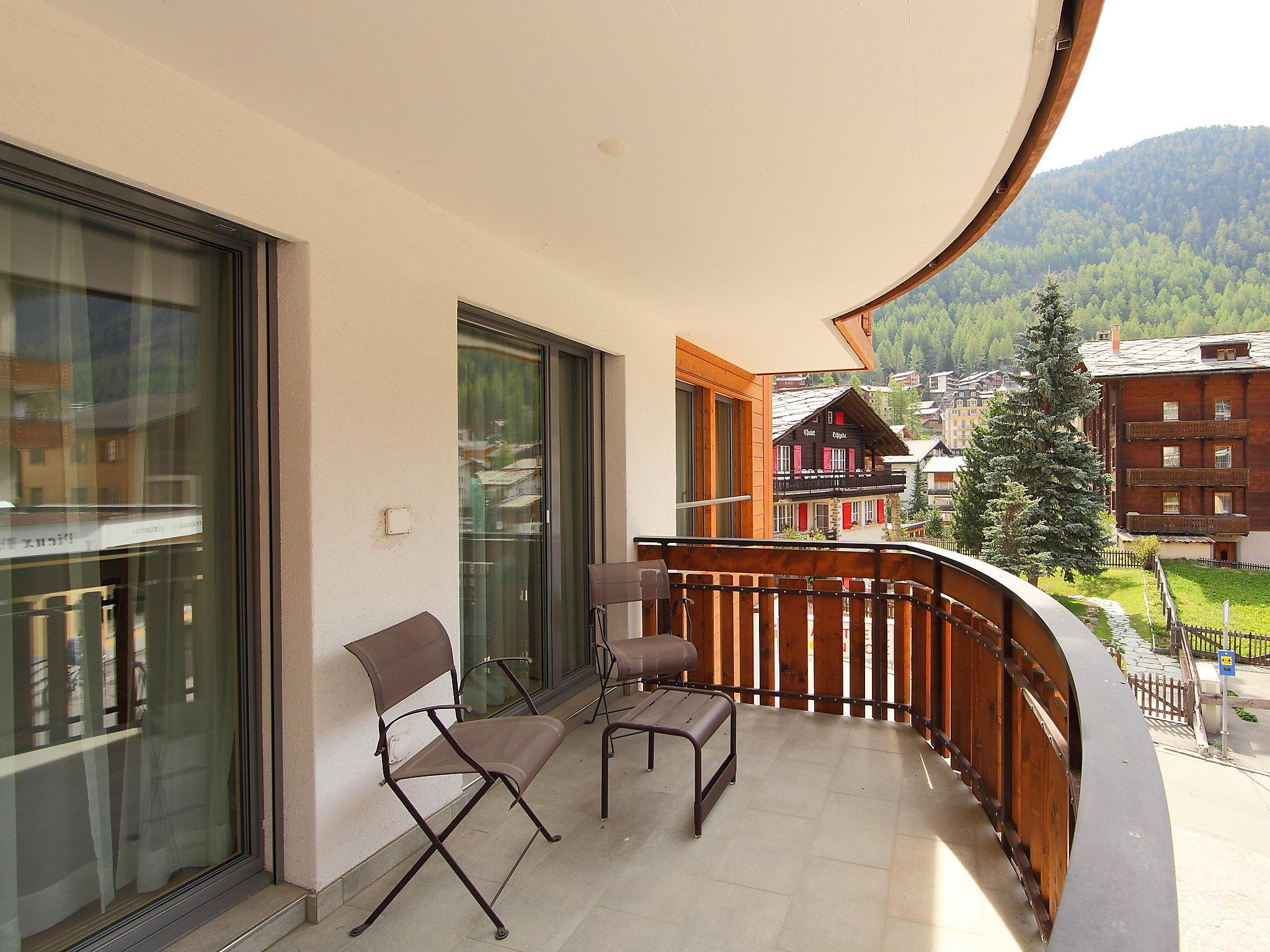 Foto 13 - Apartment mit 2 Schlafzimmern in Zermatt mit blick auf die berge