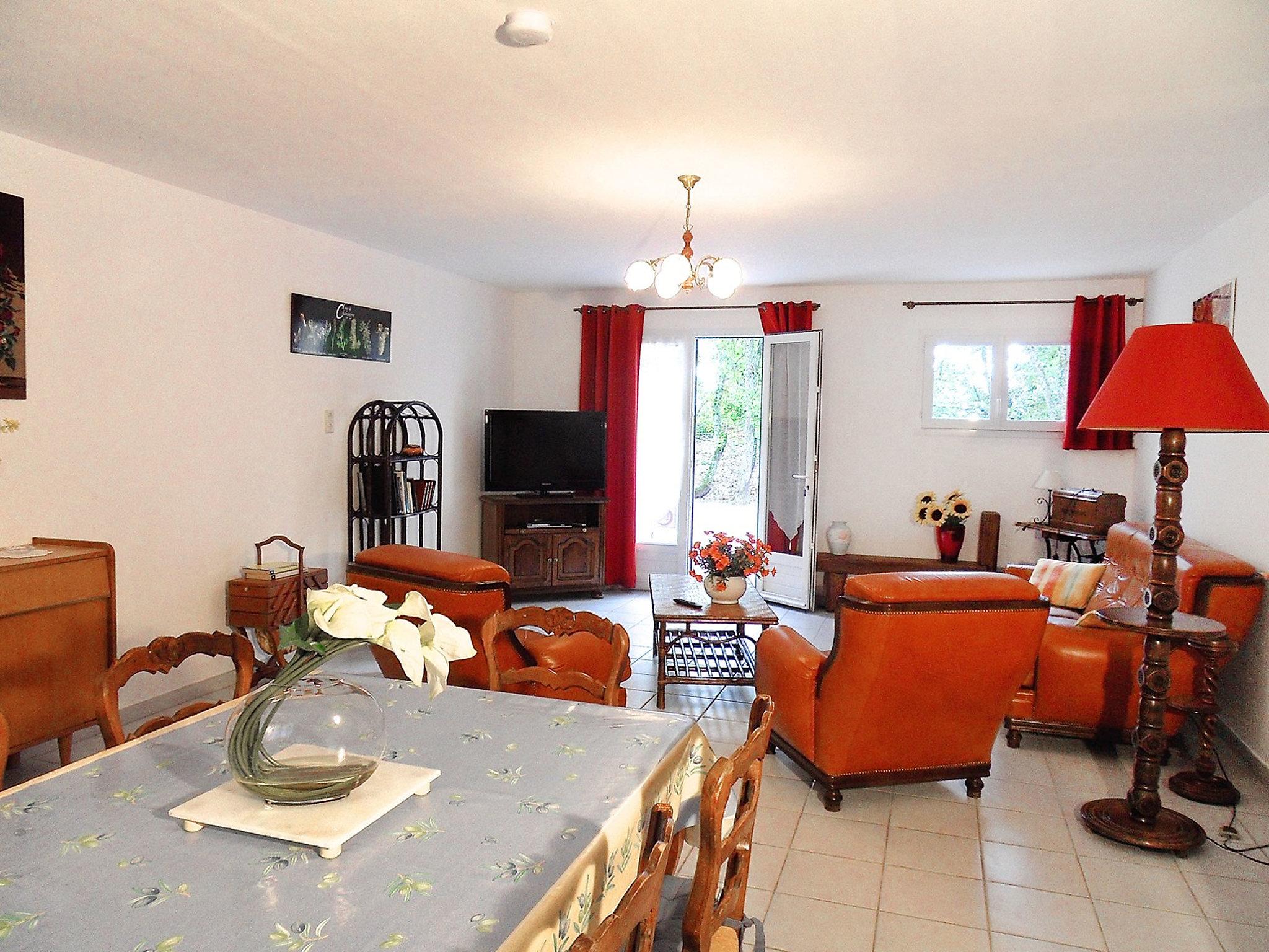 Photo 4 - 2 bedroom House in Flassan with private pool and terrace