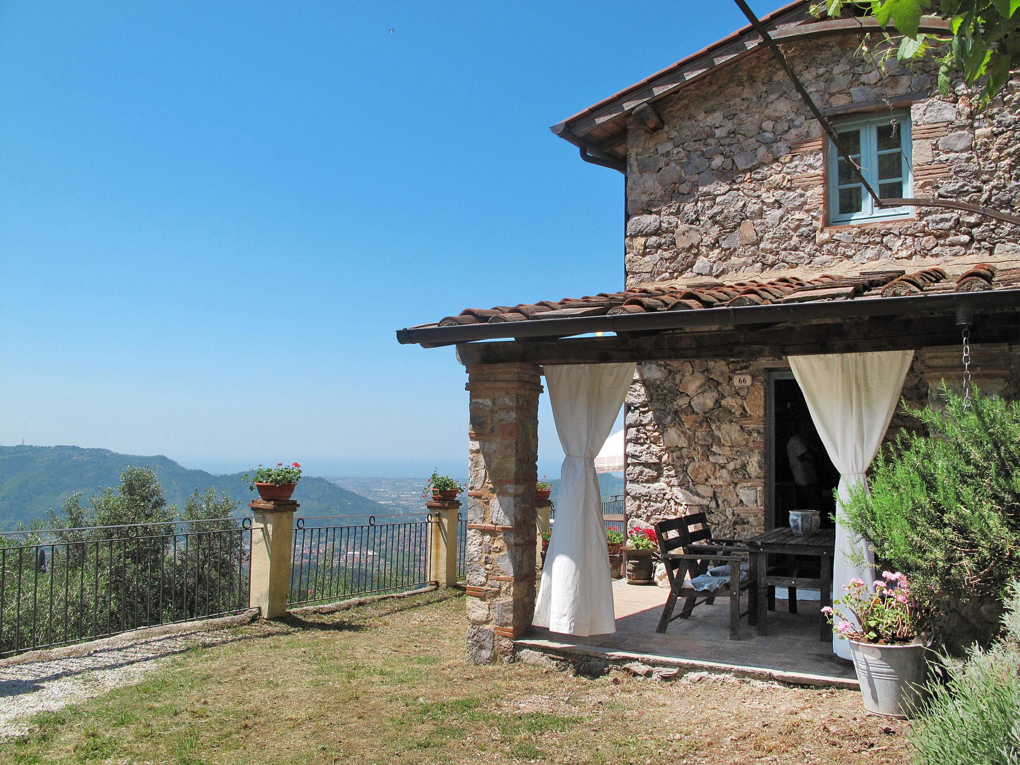 Foto 1 - Casa con 2 camere da letto a Camaiore con piscina privata e vista mare