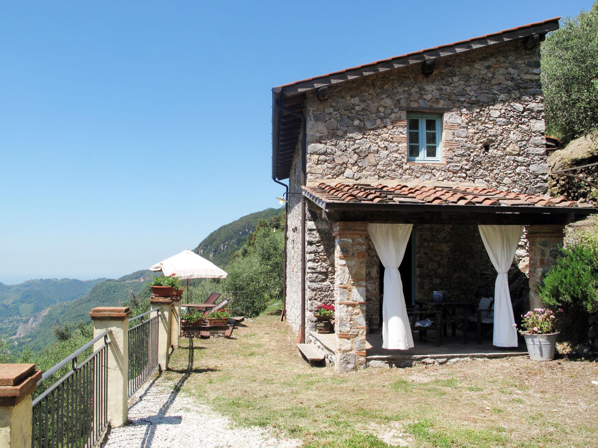 Foto 17 - Haus mit 2 Schlafzimmern in Camaiore mit privater pool und blick aufs meer