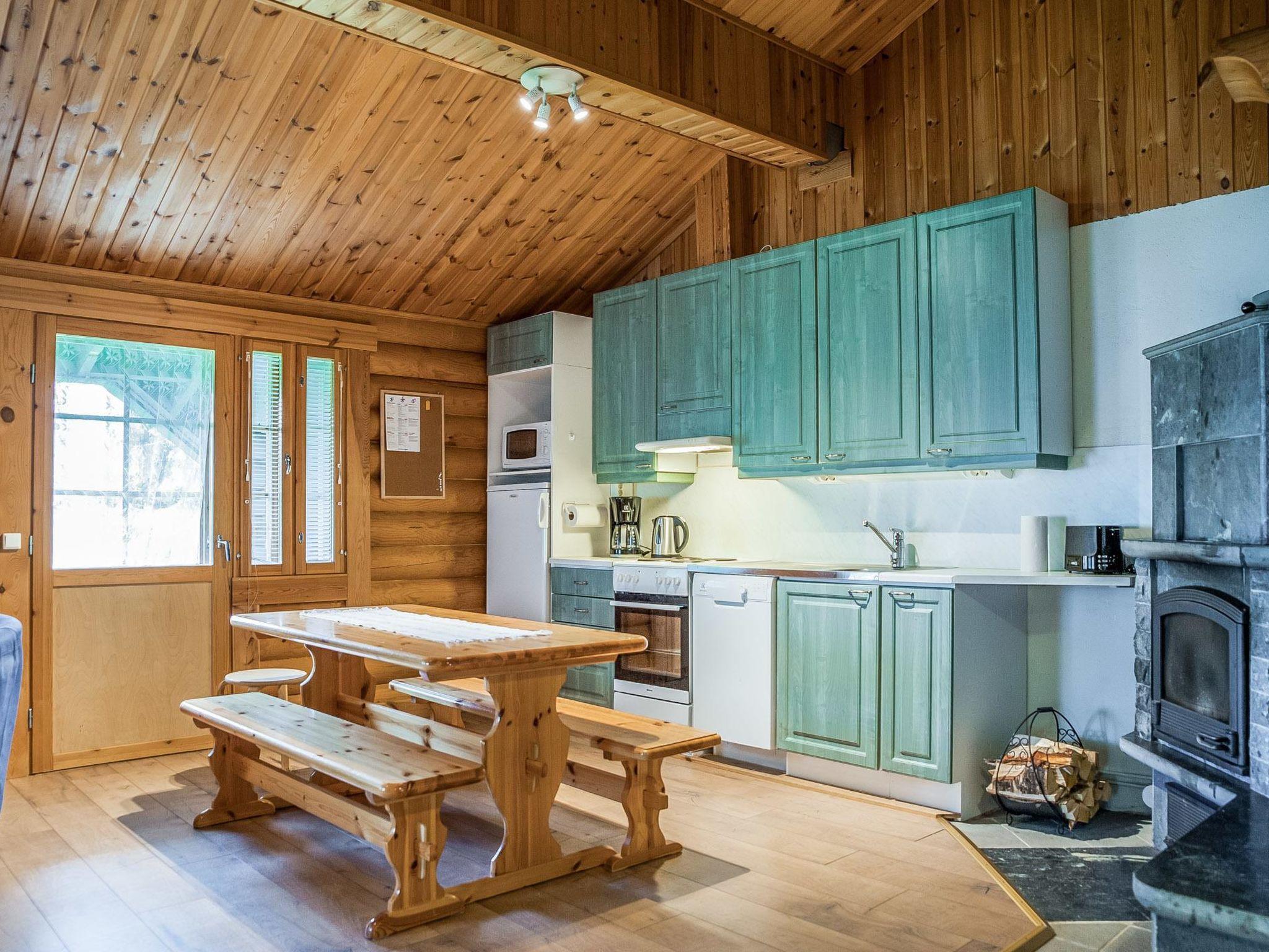 Foto 4 - Casa de 2 habitaciones en Kuusamo con sauna y vistas a la montaña