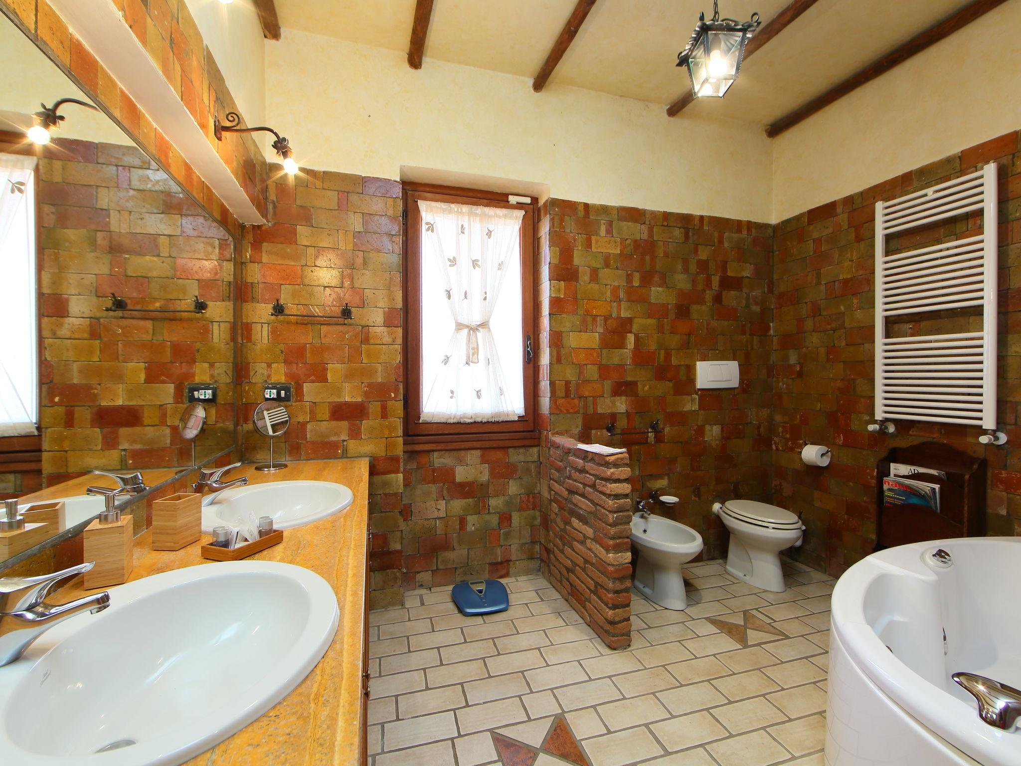 Photo 17 - 5 bedroom House in Monte Compatri with private pool and garden