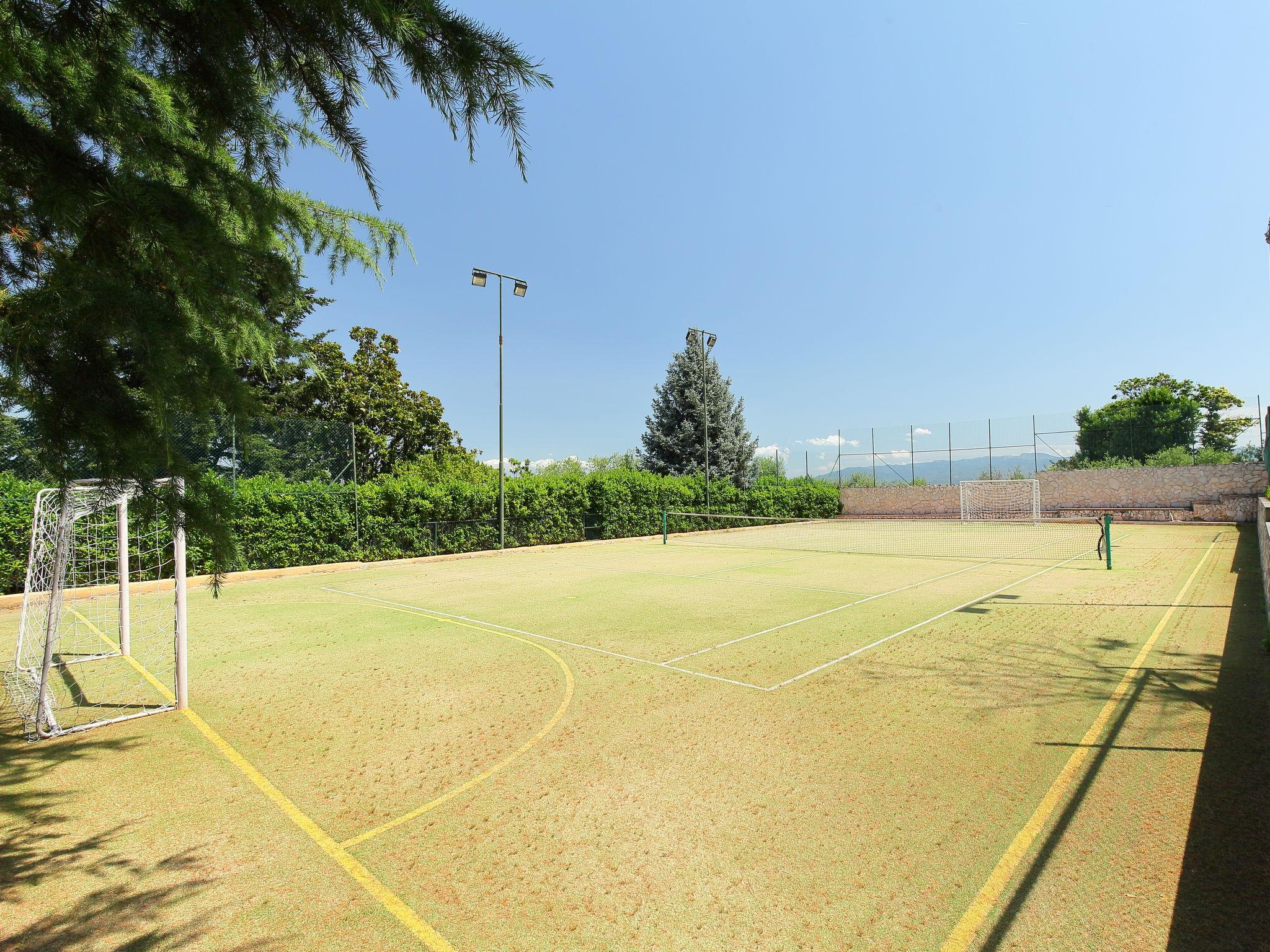 Foto 45 - Casa de 5 habitaciones en Monte Compatri con piscina privada y jardín