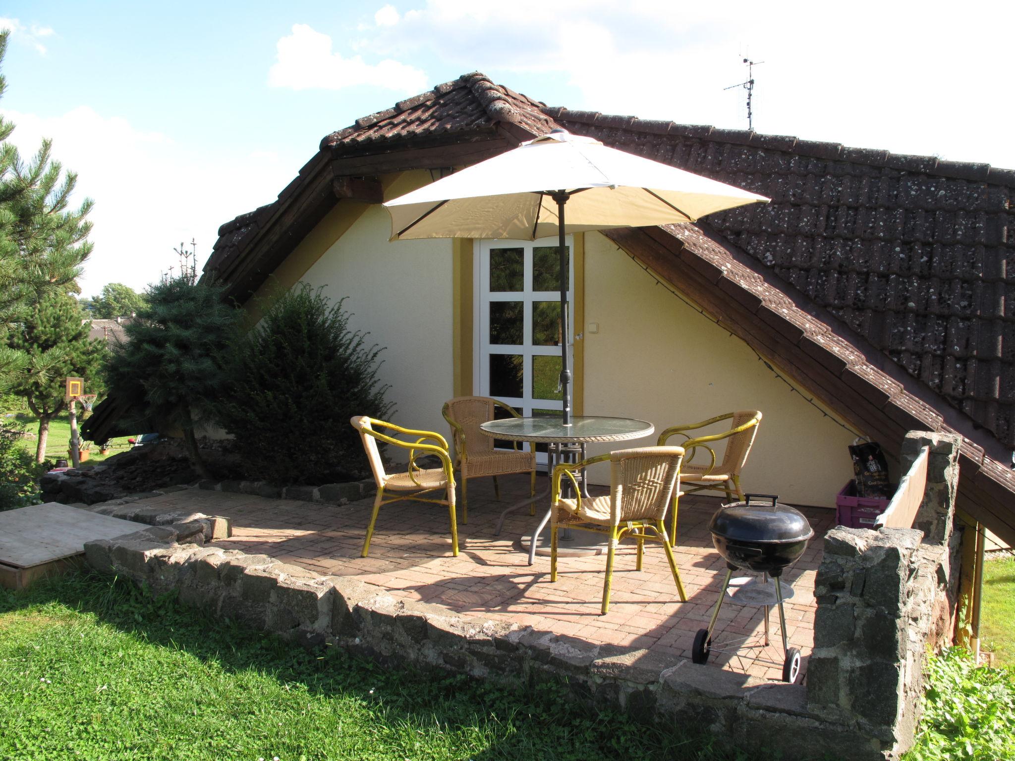 Foto 10 - Appartamento con 2 camere da letto a Dolní Kalná con piscina privata e vista sulle montagne