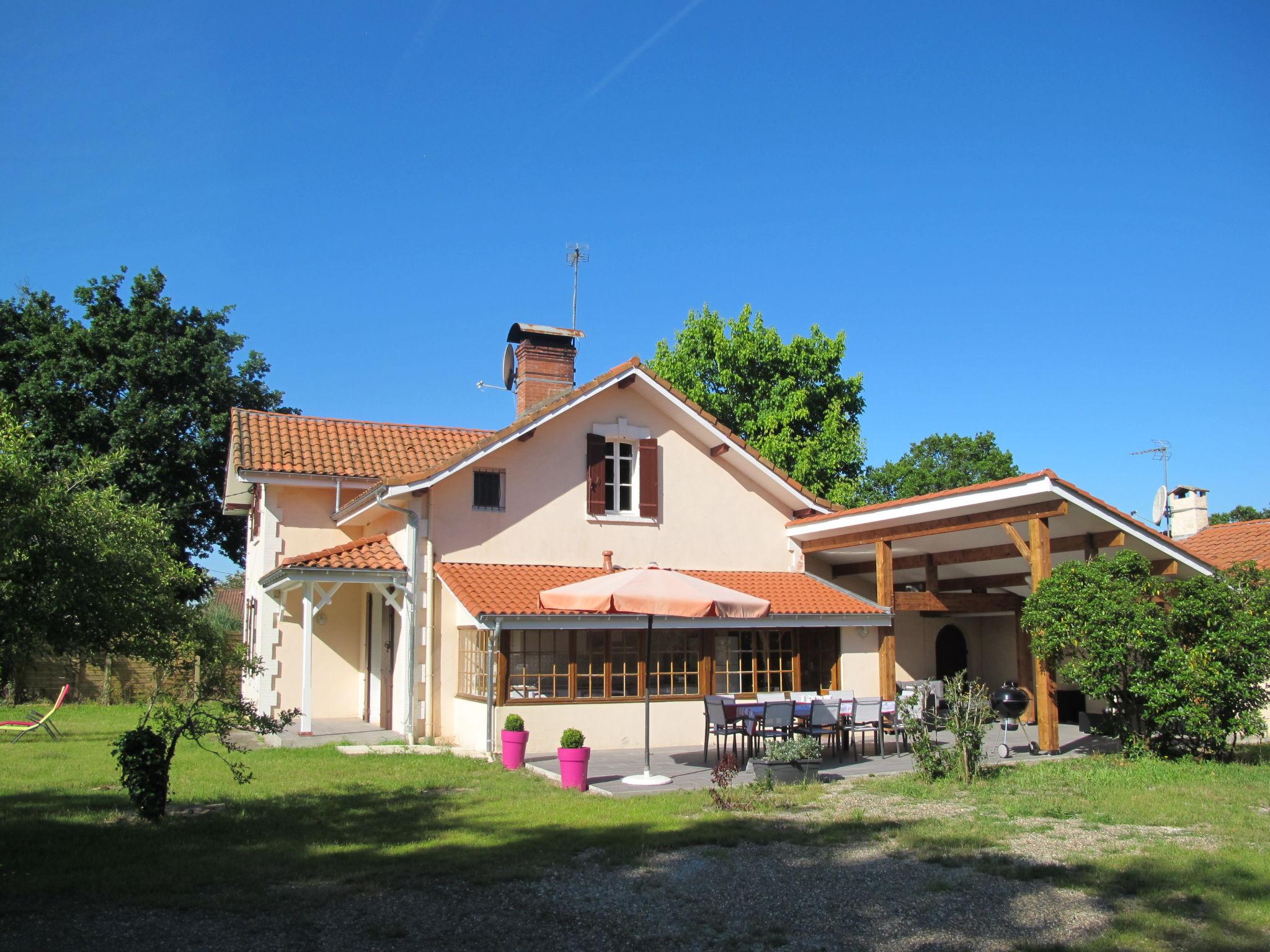 Photo 1 - Maison de 4 chambres à Mimizan avec jardin et terrasse