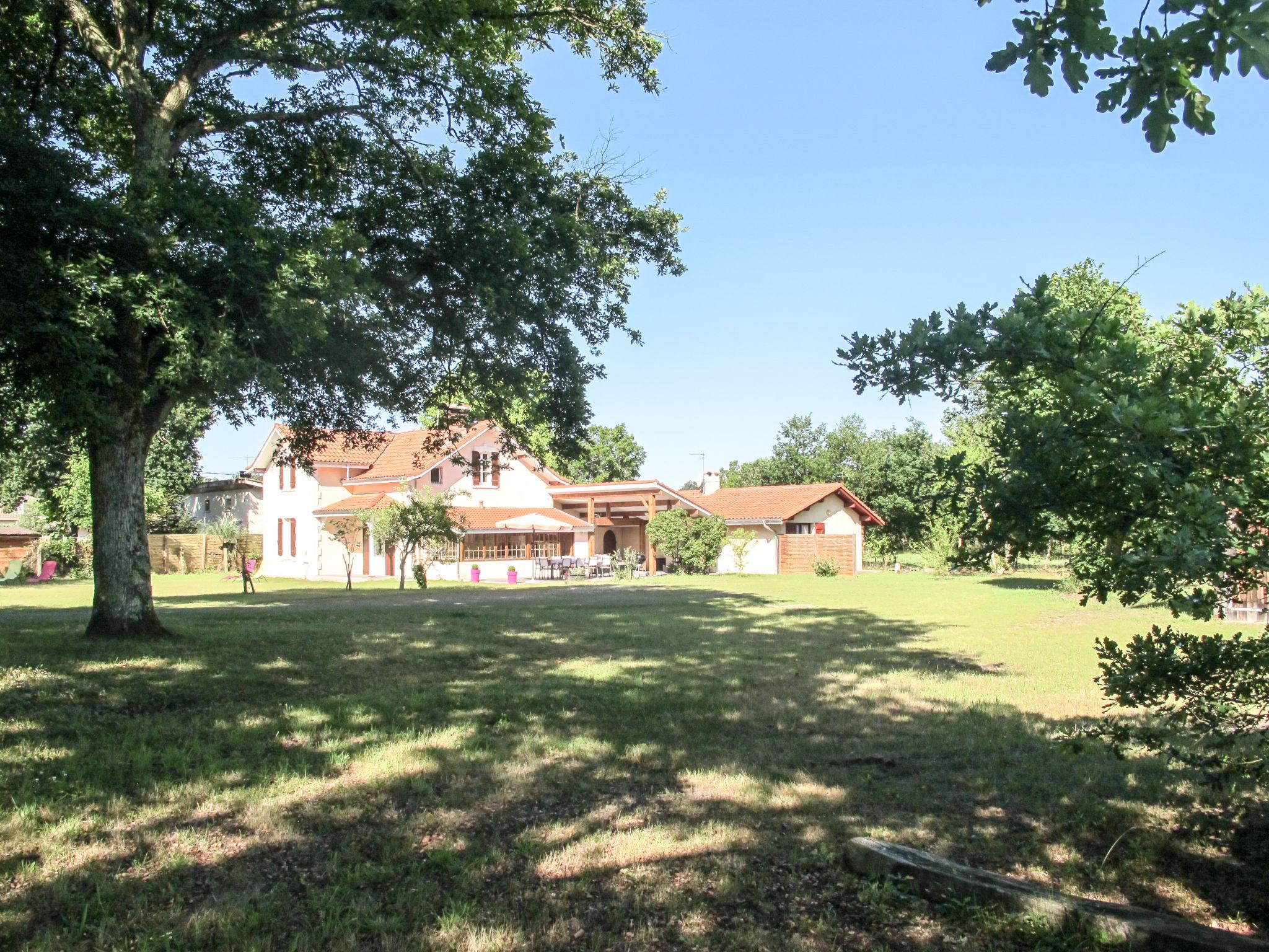 Foto 31 - Casa de 4 quartos em Mimizan com jardim e terraço