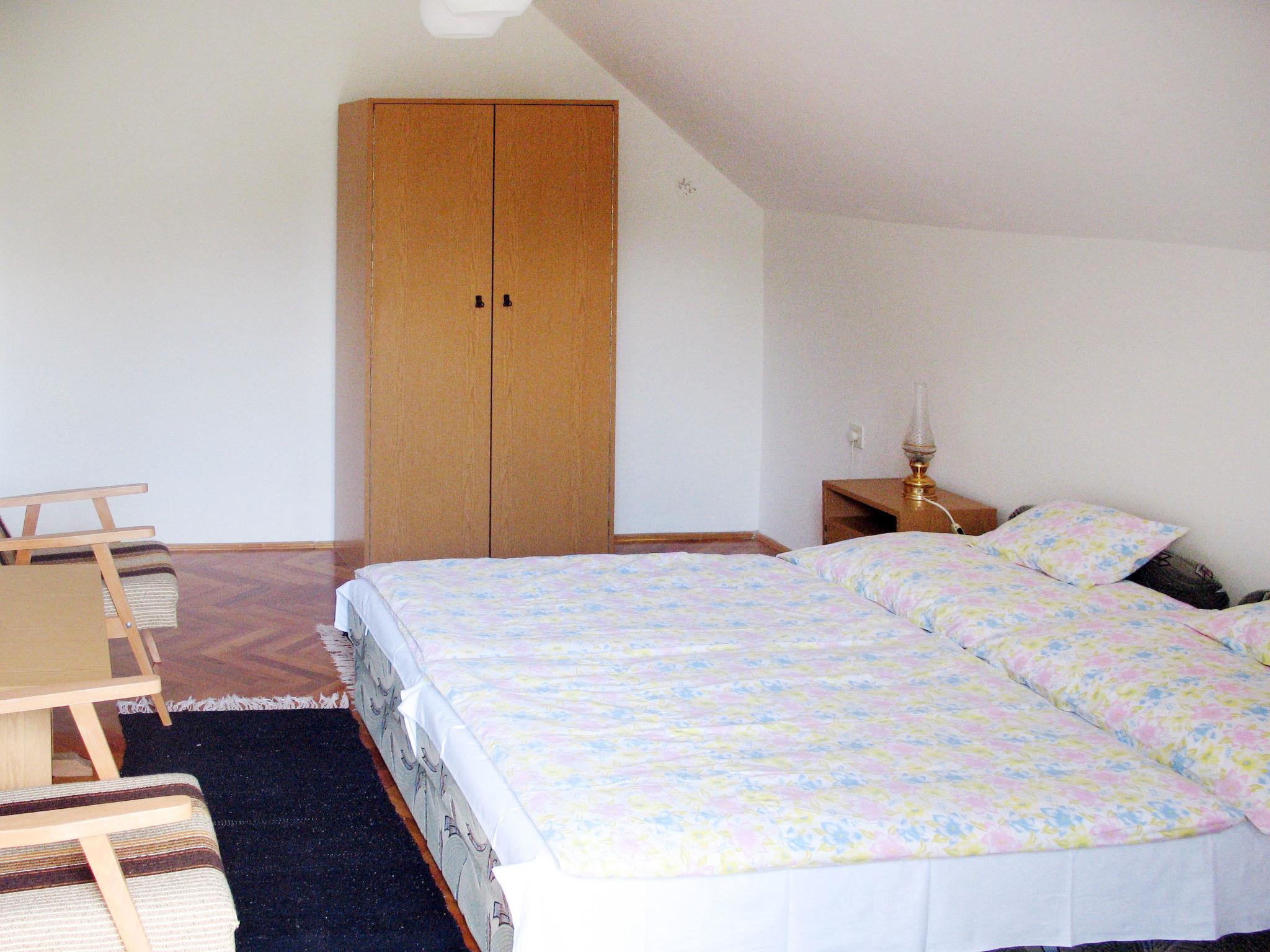 Photo 10 - 4 bedroom House in Balatonkeresztúr with private pool and garden