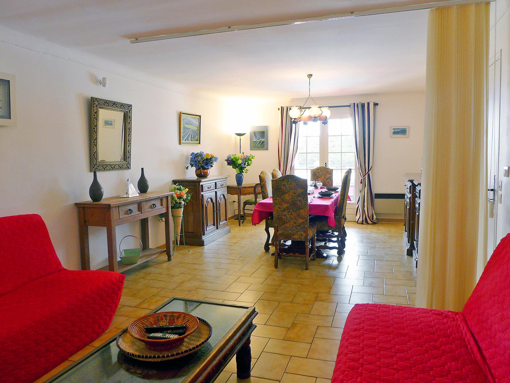 Photo 7 - 2 bedroom Apartment in Roquebrune-sur-Argens with private pool and garden