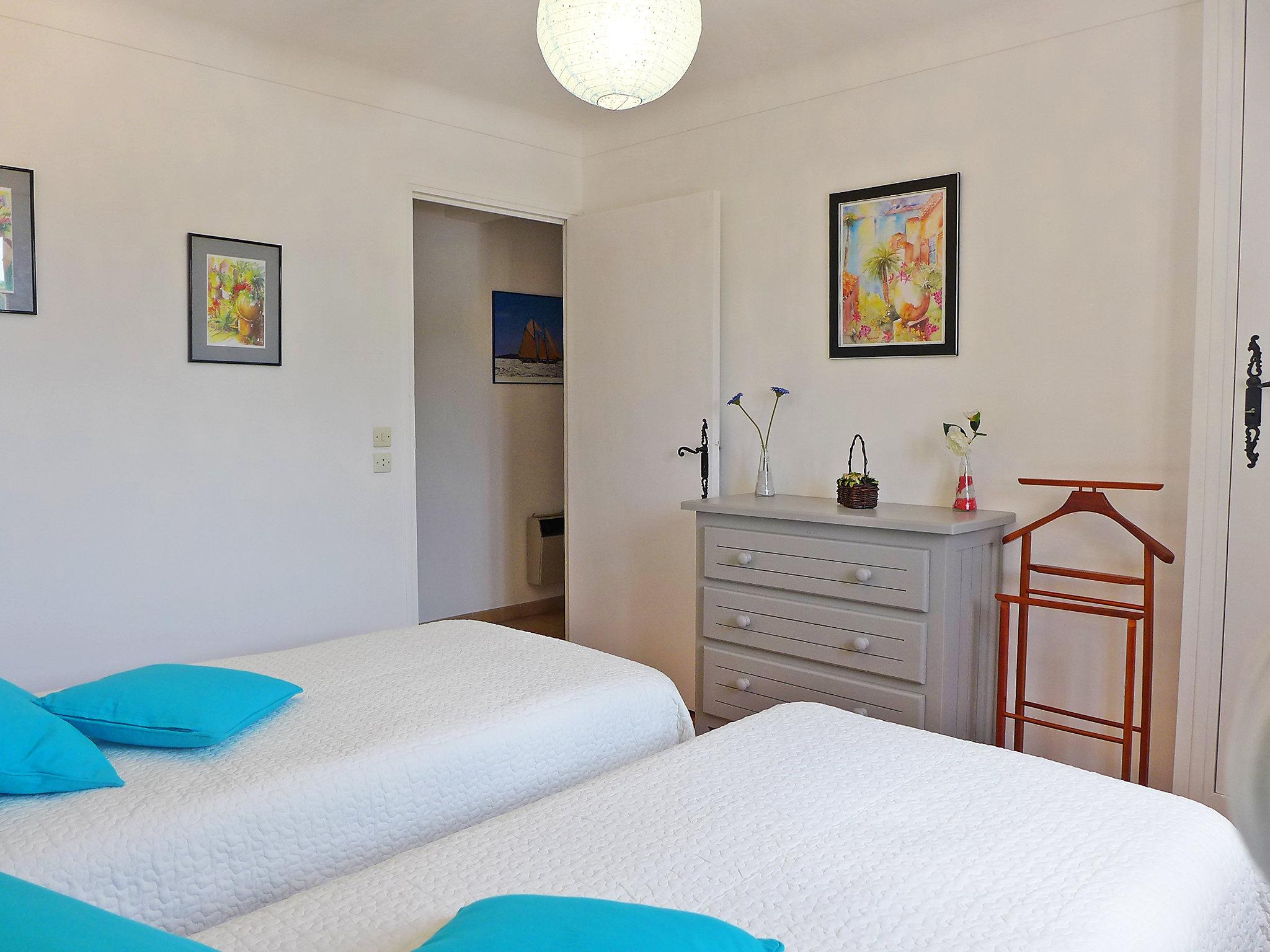 Photo 17 - Appartement de 2 chambres à Roquebrune-sur-Argens avec piscine privée et vues à la mer