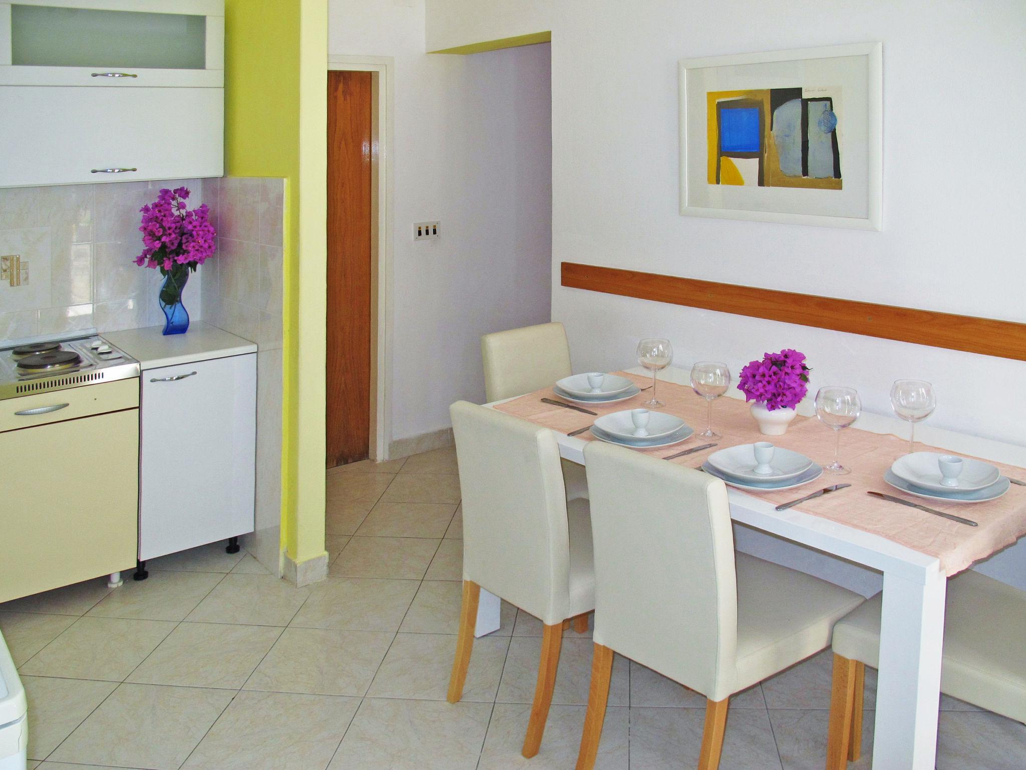 Photo 2 - 2 bedroom Apartment in Labin with terrace and sea view