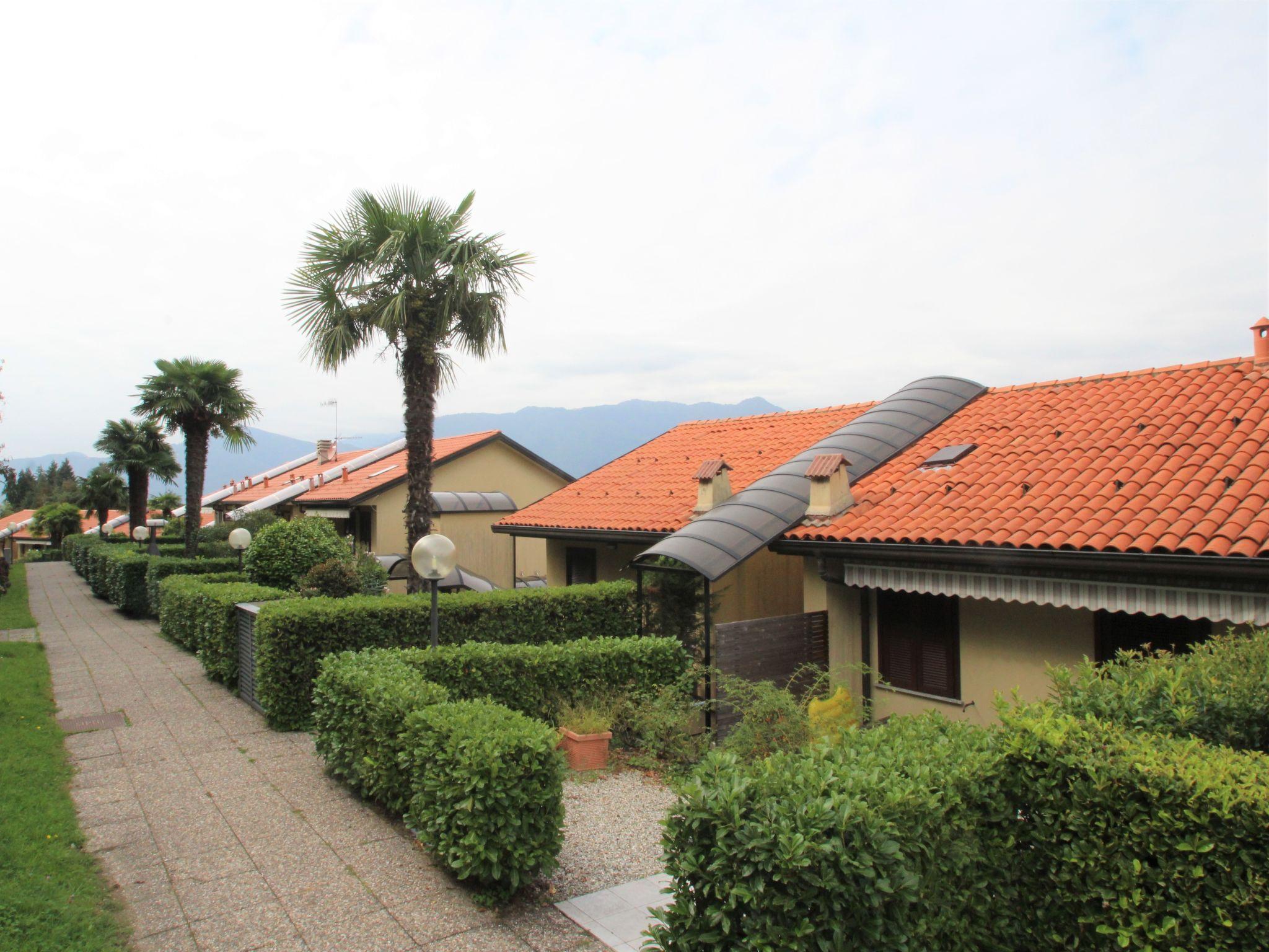 Photo 4 - Appartement de 2 chambres à Brezzo di Bedero avec piscine et vues sur la montagne