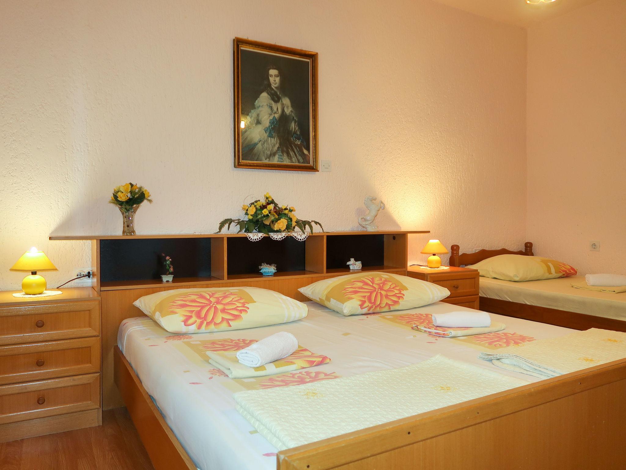 Foto 8 - Appartamento con 1 camera da letto a Senj con giardino e vista mare