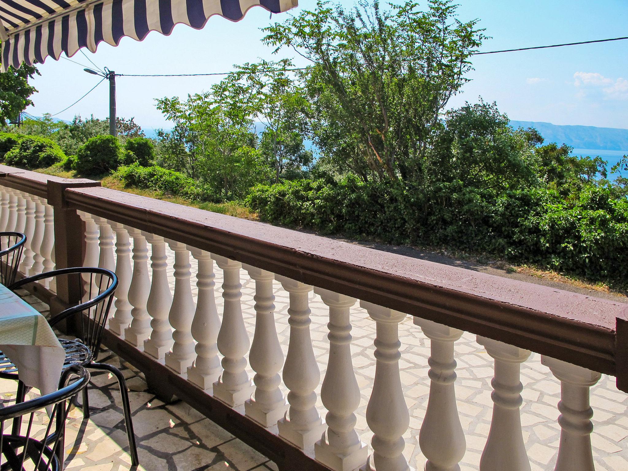 Photo 4 - 1 bedroom Apartment in Senj with garden and sea view