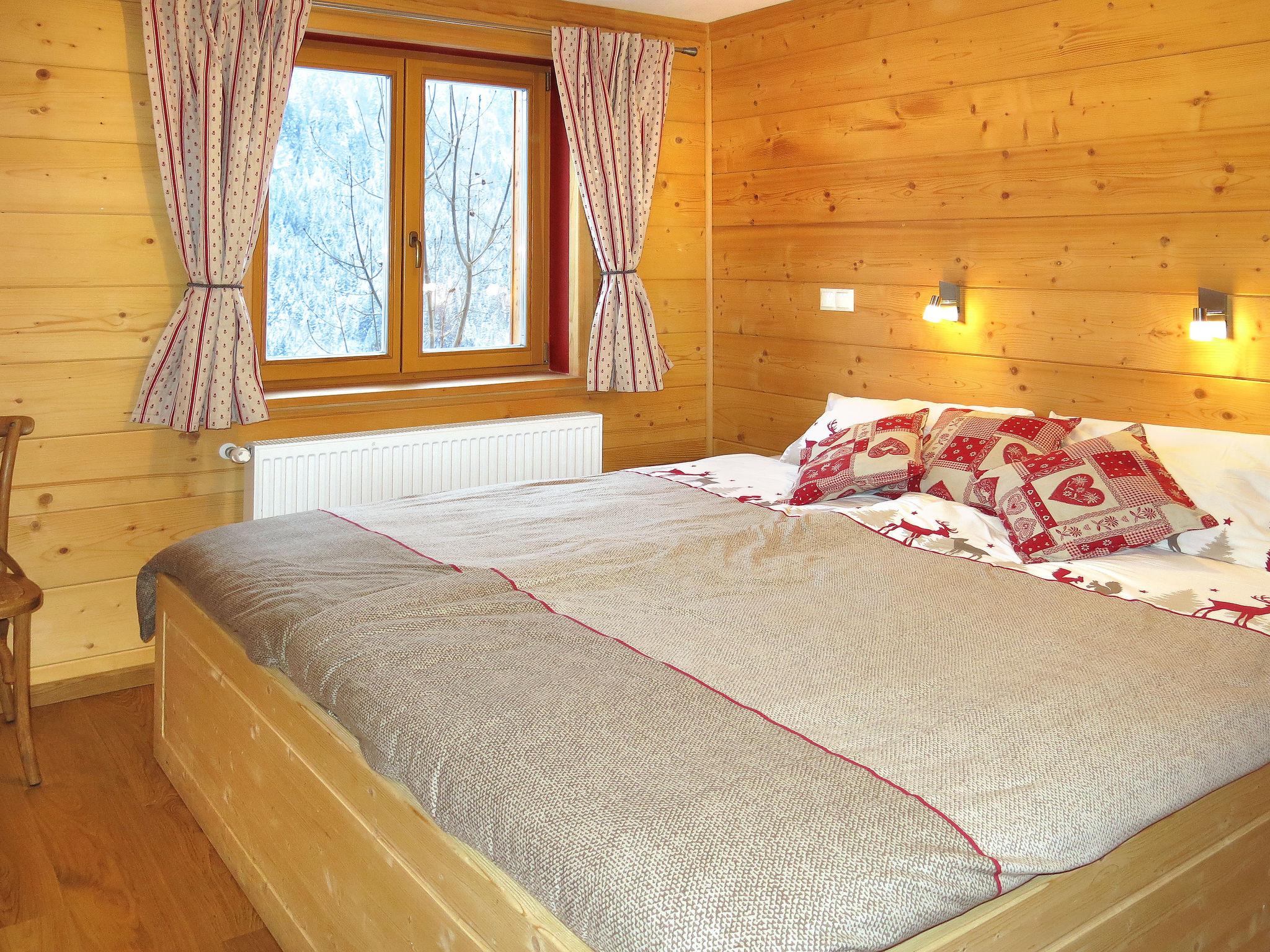Foto 10 - Appartamento con 3 camere da letto a Châtel con terrazza e vista sulle montagne