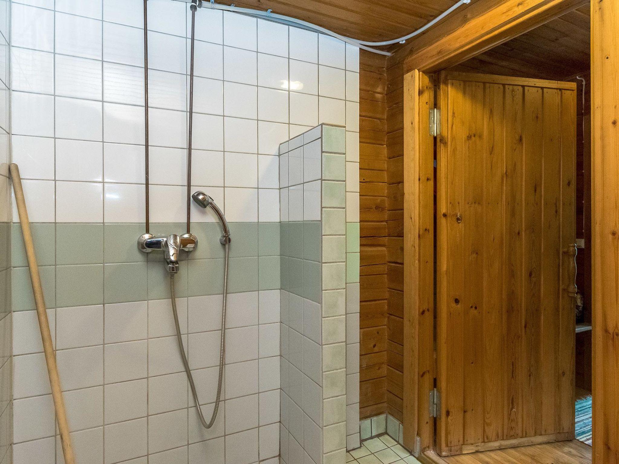 Foto 21 - Casa de 1 habitación en Kitee con sauna