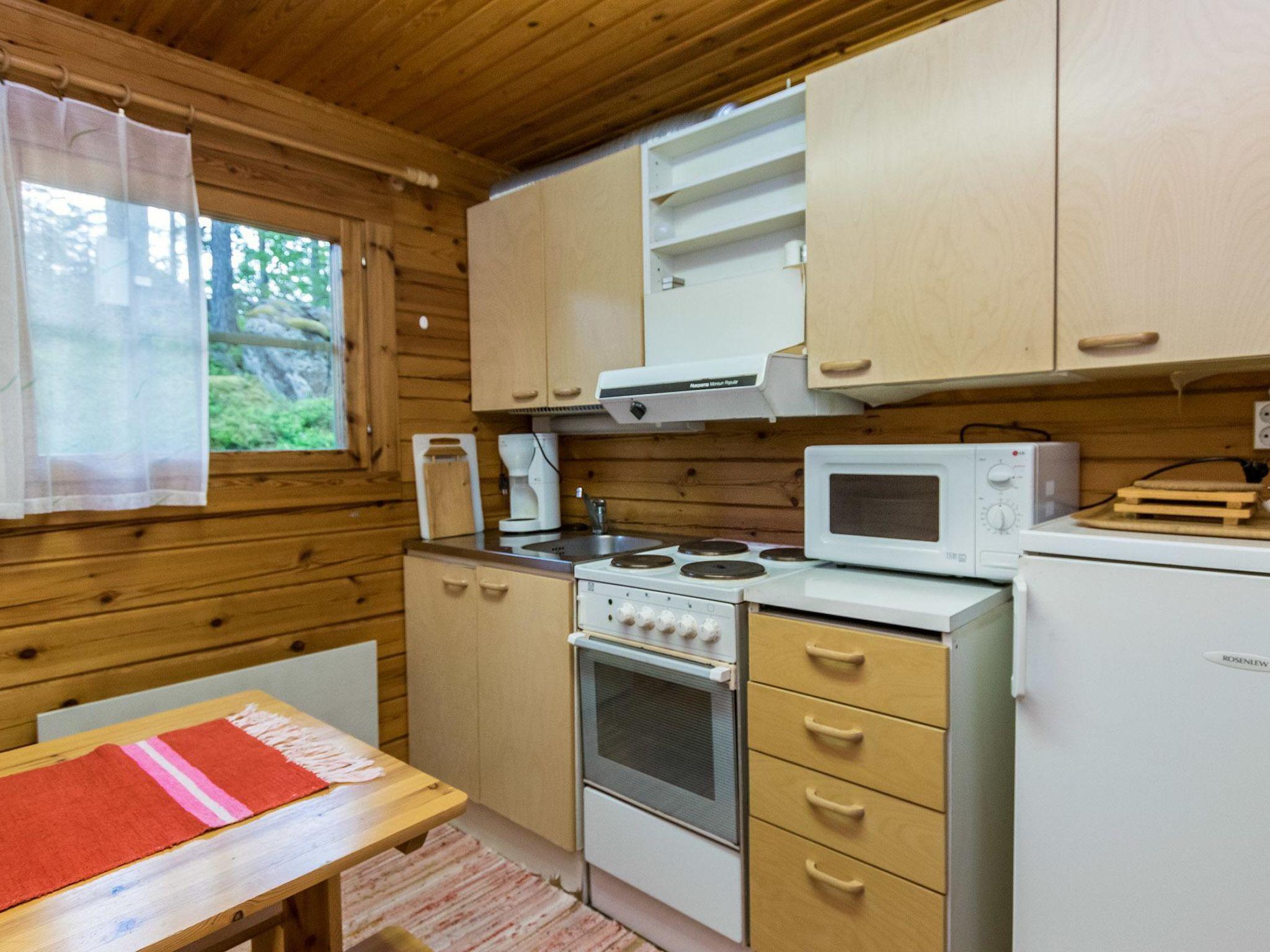 Foto 15 - Casa de 1 habitación en Kitee con sauna