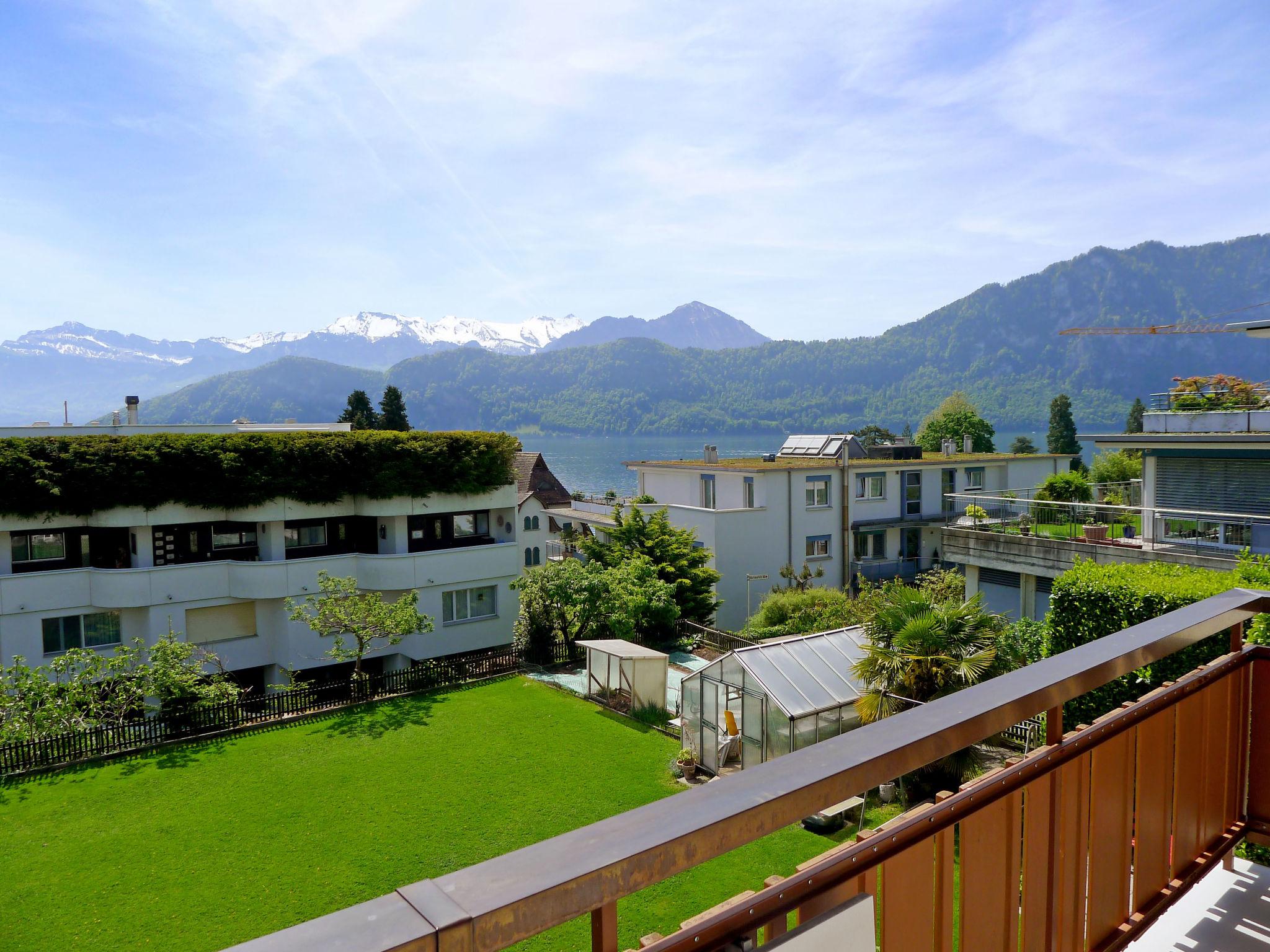 Photo 9 - Appartement de 3 chambres à Weggis avec jardin et vues sur la montagne