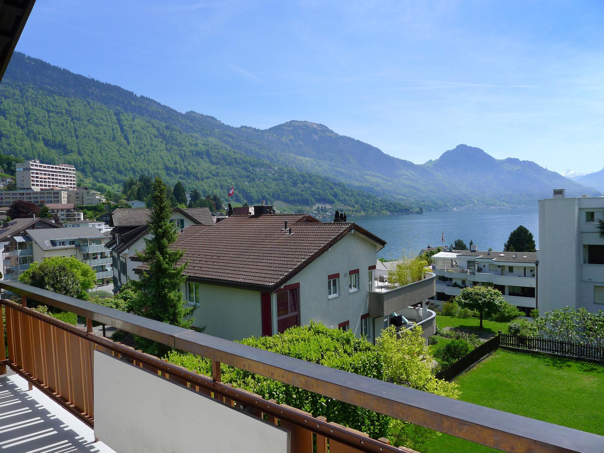 Photo 2 - Appartement de 3 chambres à Weggis avec jardin et vues sur la montagne