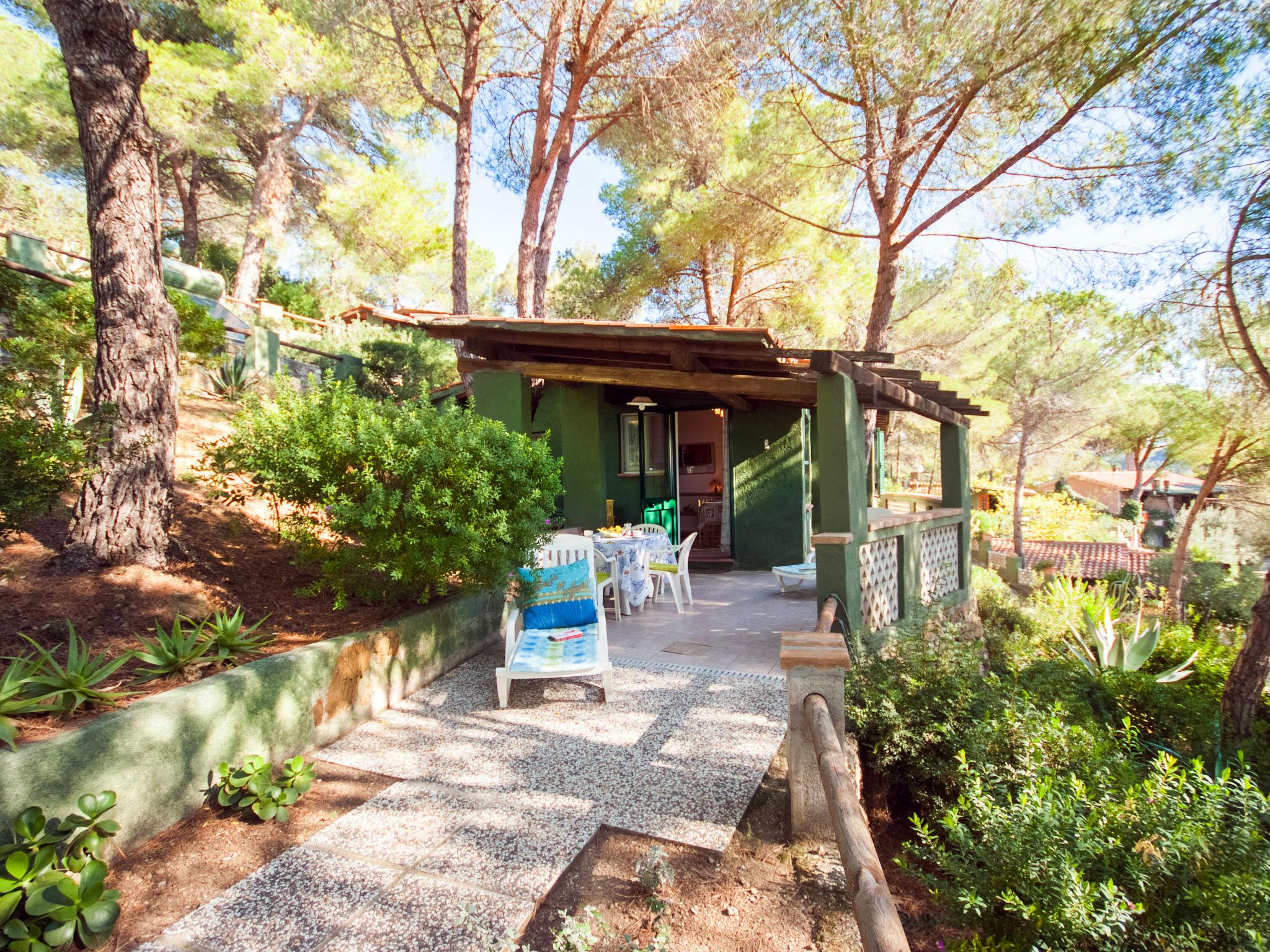 Foto 28 - Casa de 2 habitaciones en Capoliveri con jardín y vistas al mar