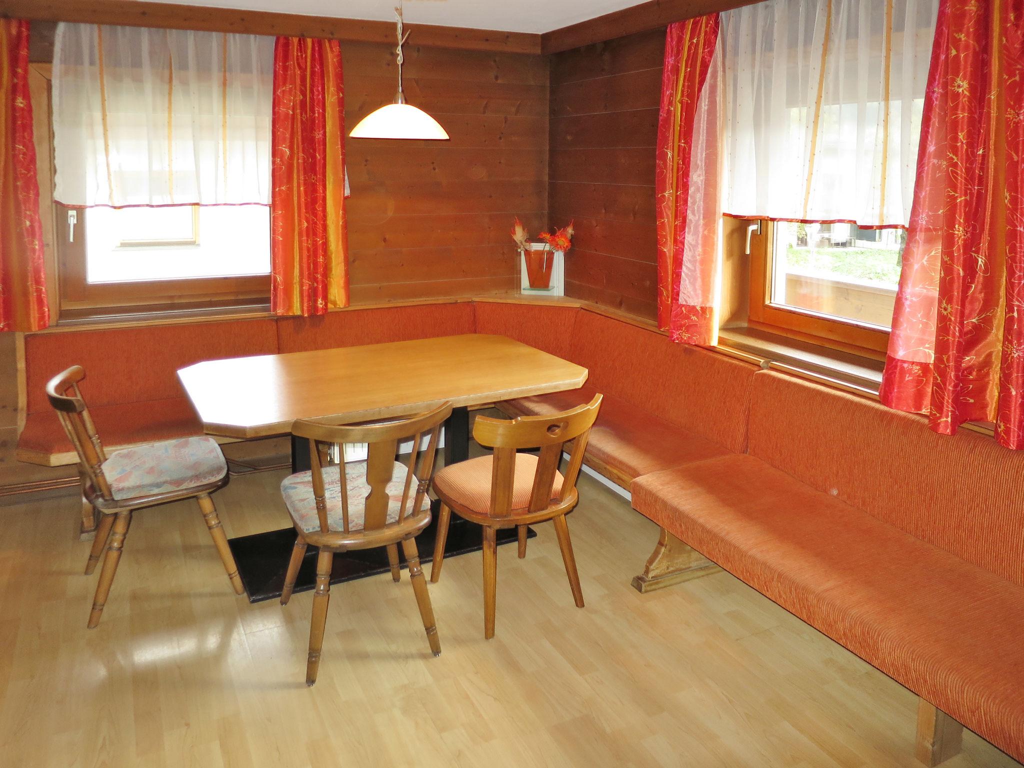 Photo 8 - 2 bedroom Apartment in Aschau im Zillertal with terrace and mountain view