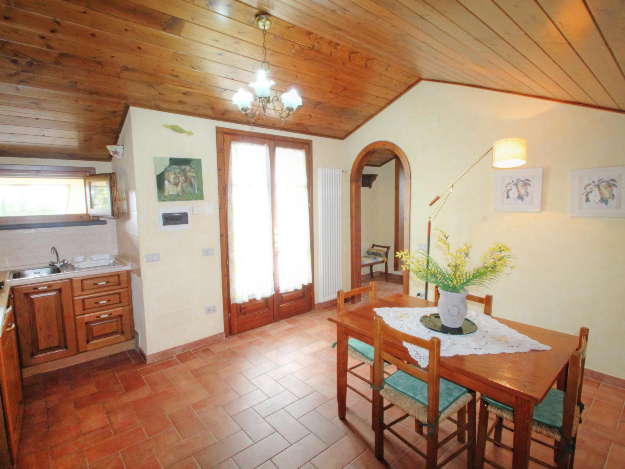 Photo 10 - 1 bedroom Apartment in Lamporecchio with swimming pool and garden