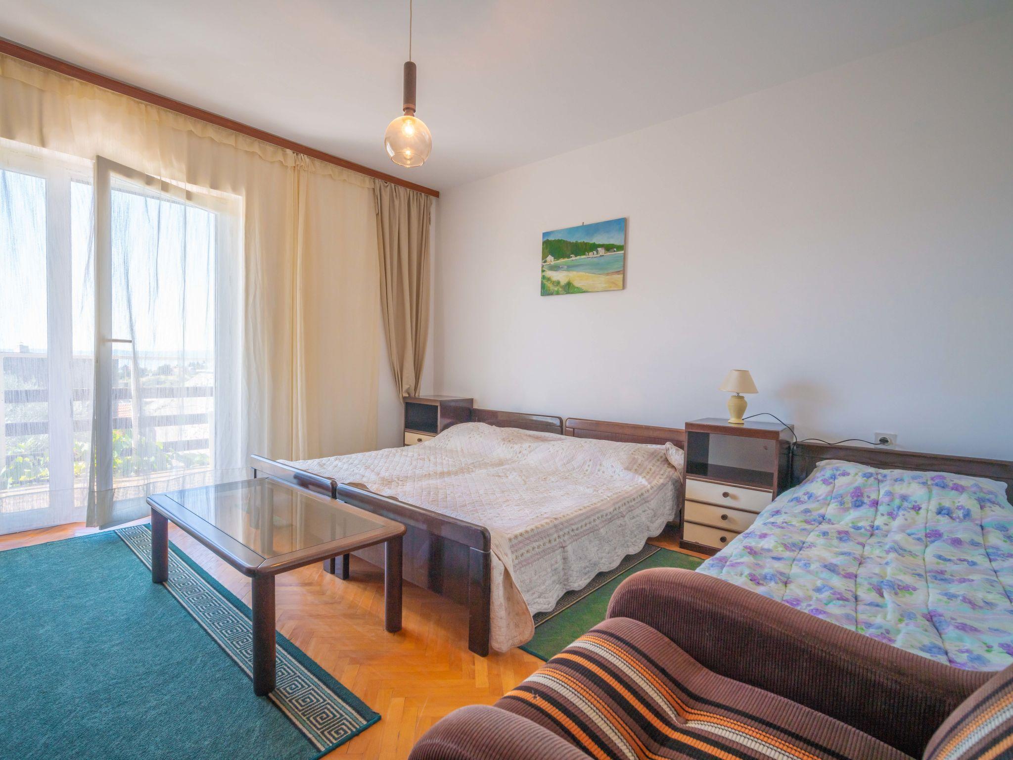 Foto 16 - Casa con 3 camere da letto a Novi Vinodolski con terrazza e vista mare