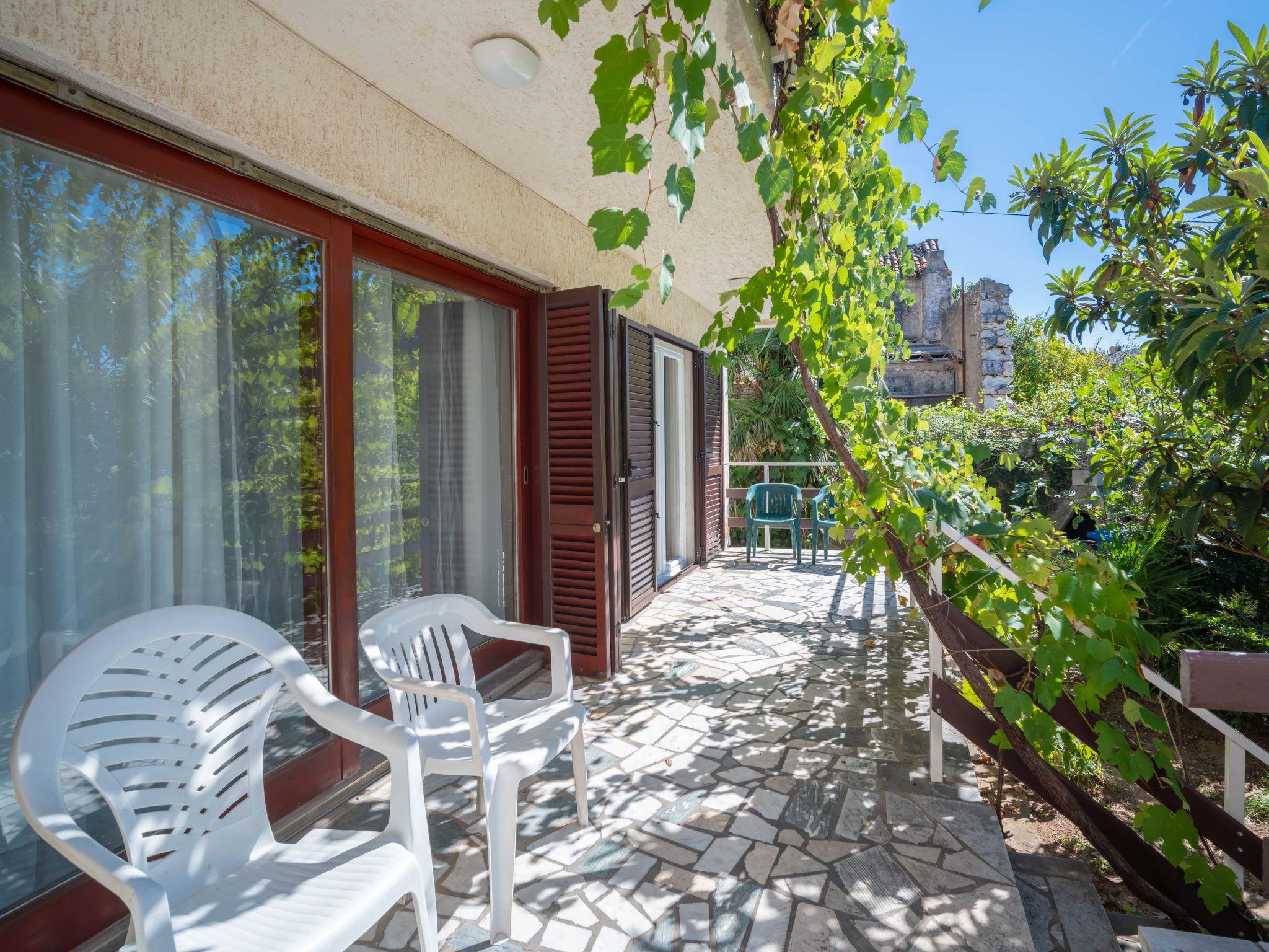 Photo 19 - Maison de 3 chambres à Novi Vinodolski avec terrasse et vues à la mer