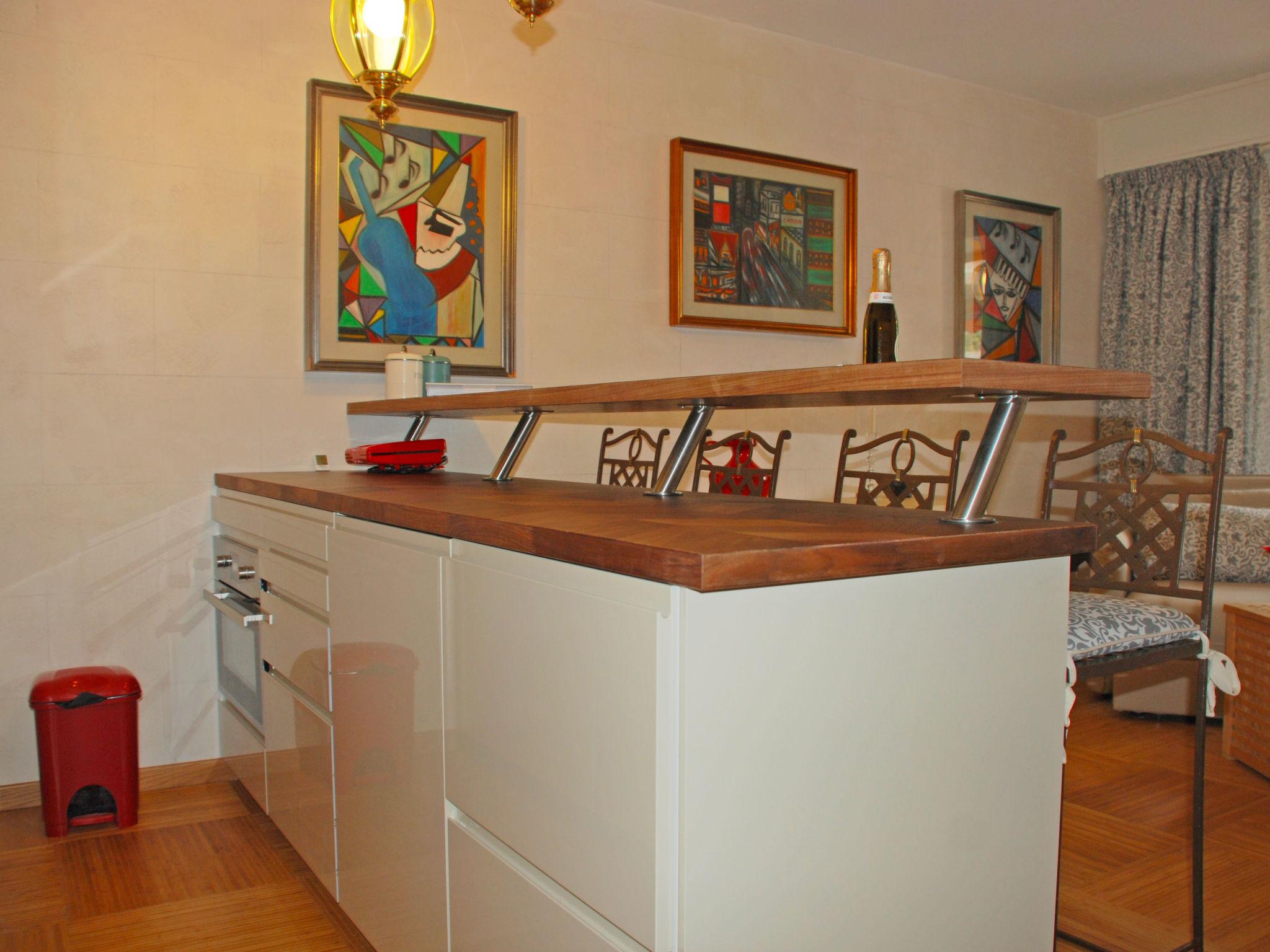 Photo 13 - 1 bedroom Apartment in Bissone with swimming pool and garden