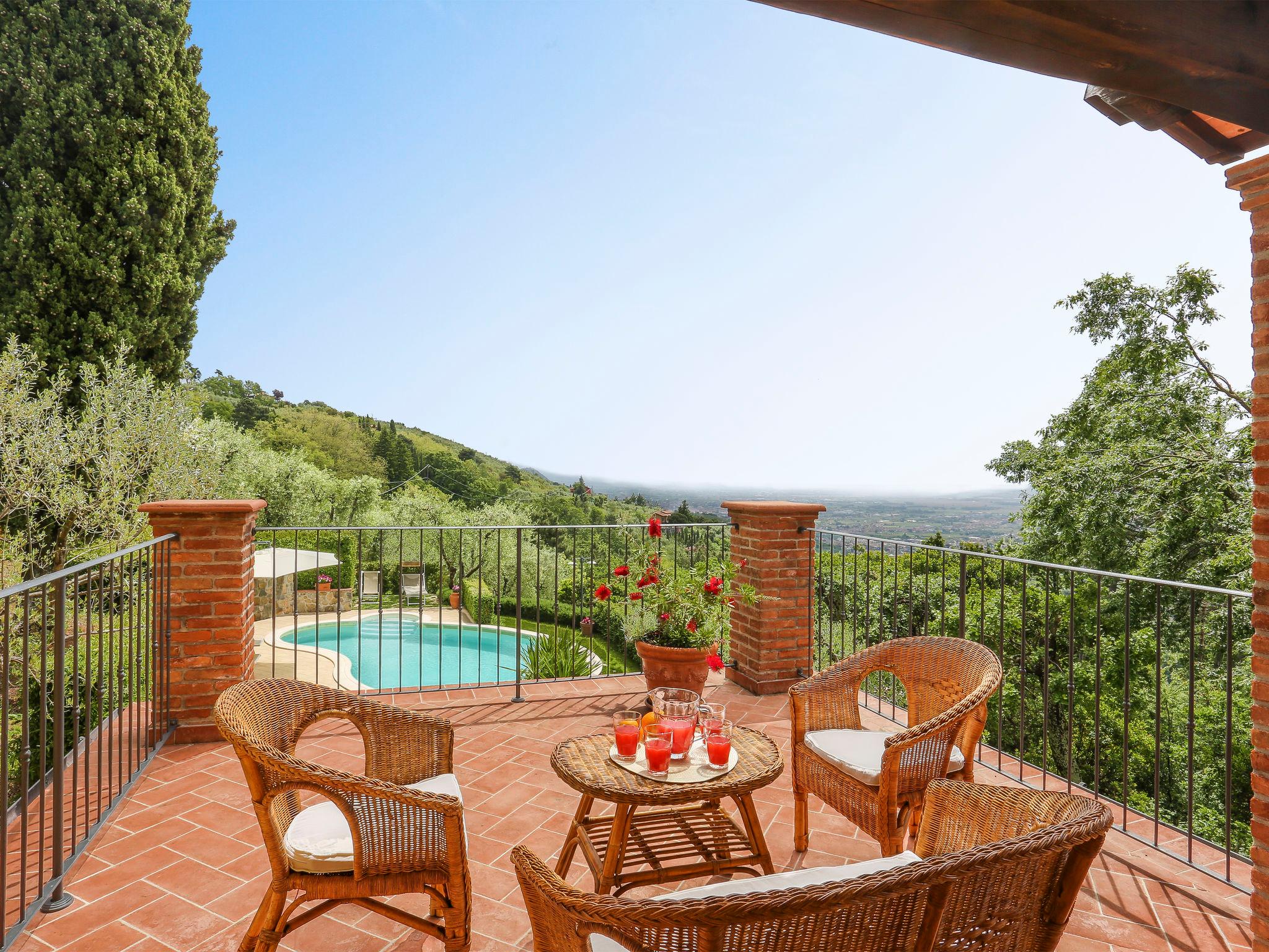 Foto 2 - Casa de 3 quartos em Montecatini Terme com piscina privada e terraço