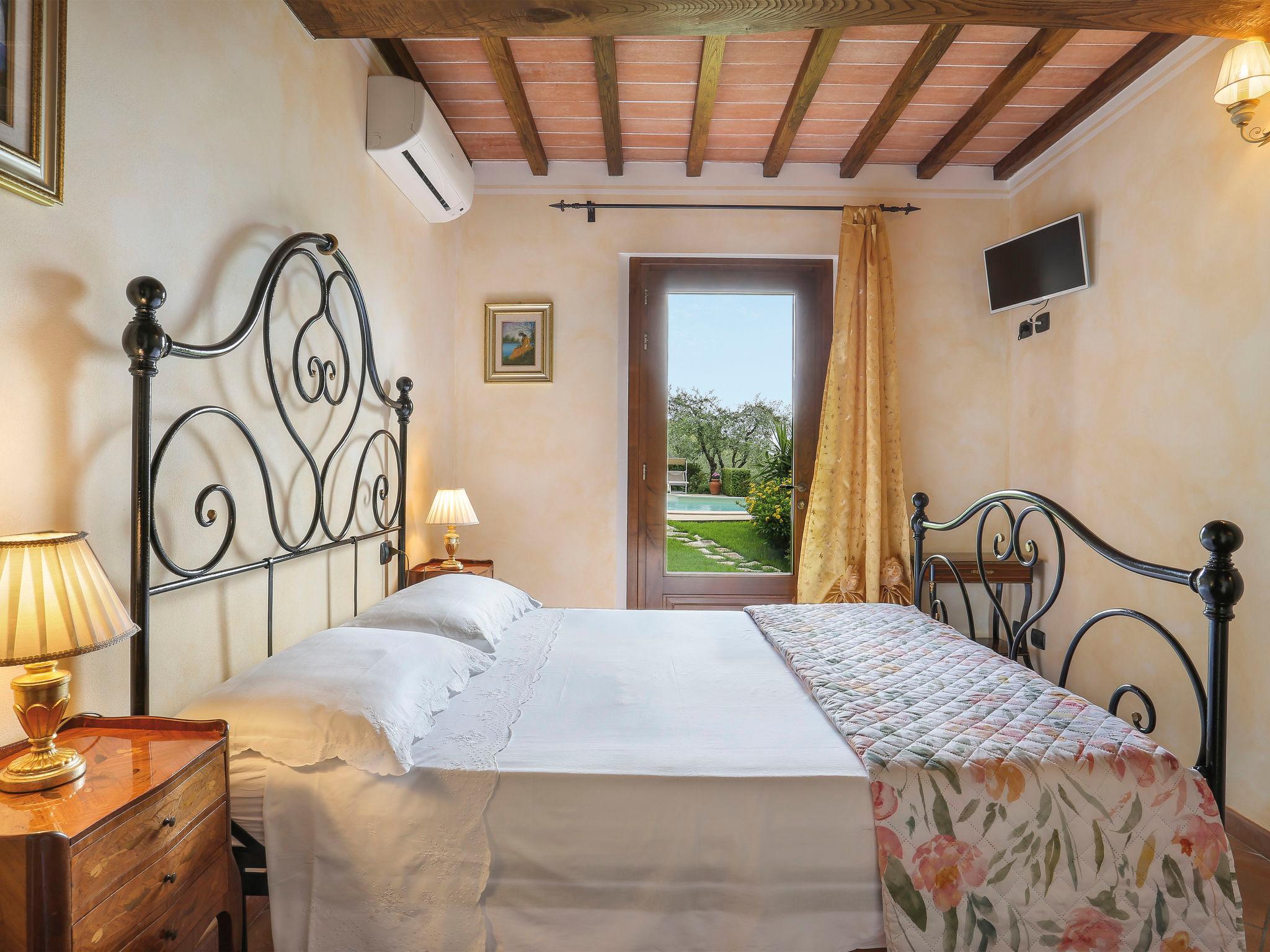 Foto 8 - Casa de 3 habitaciones en Montecatini Terme con piscina privada y terraza