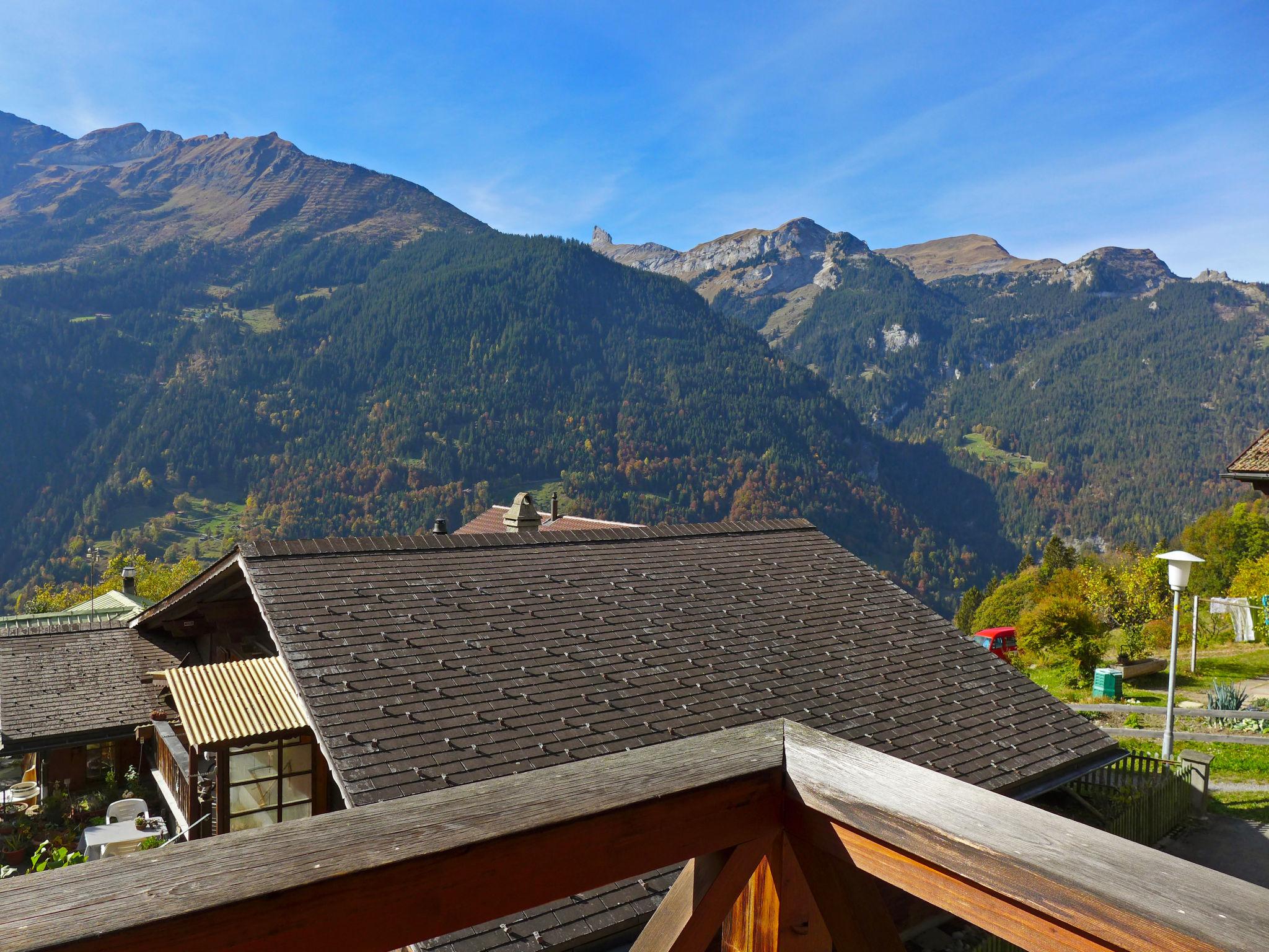 Foto 7 - Apartamento en Lauterbrunnen con vistas a la montaña