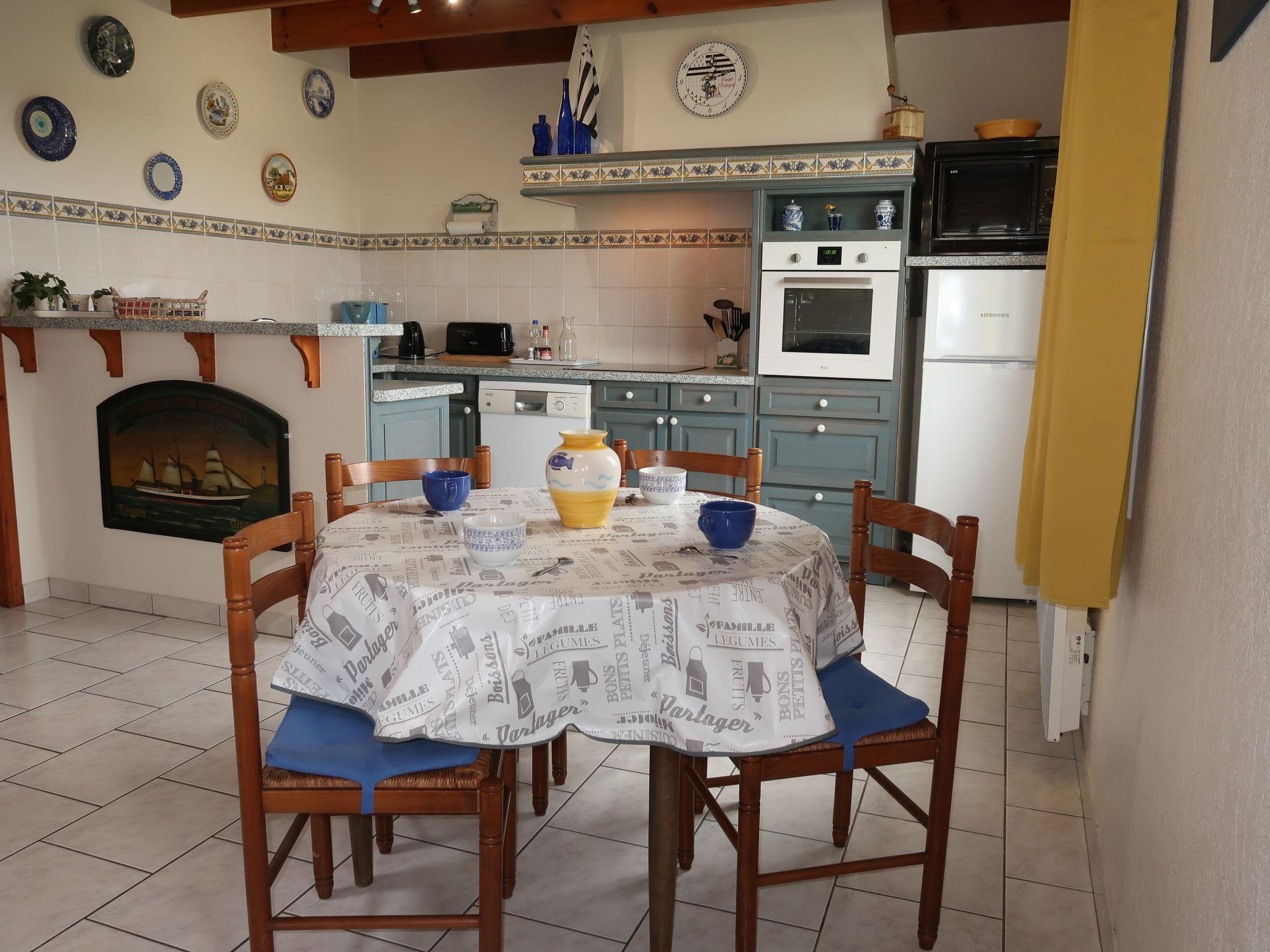 Photo 5 - 2 bedroom House in Primelin with terrace and sea view