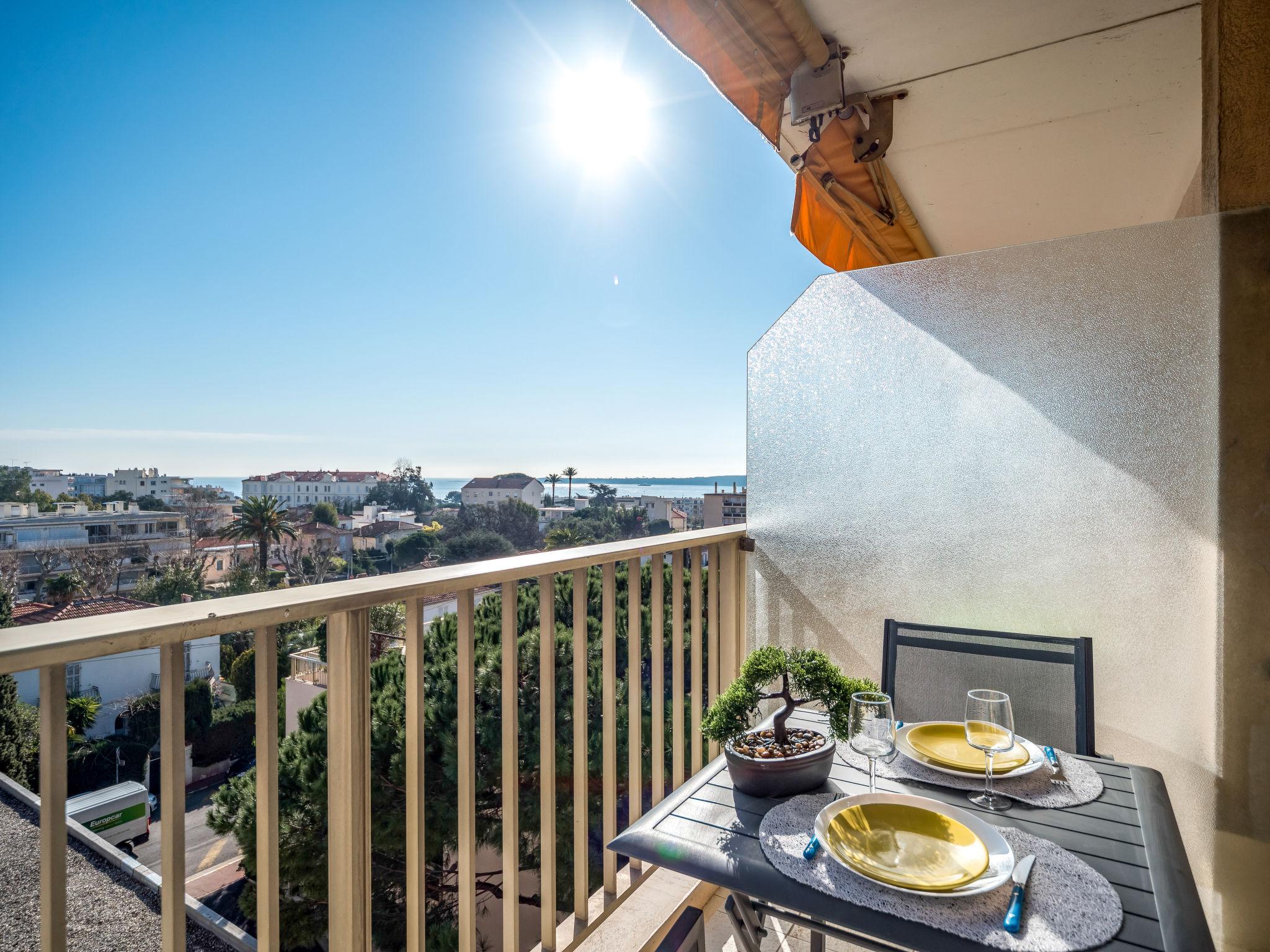 Photo 2 - Apartment in Cannes with terrace and sea view