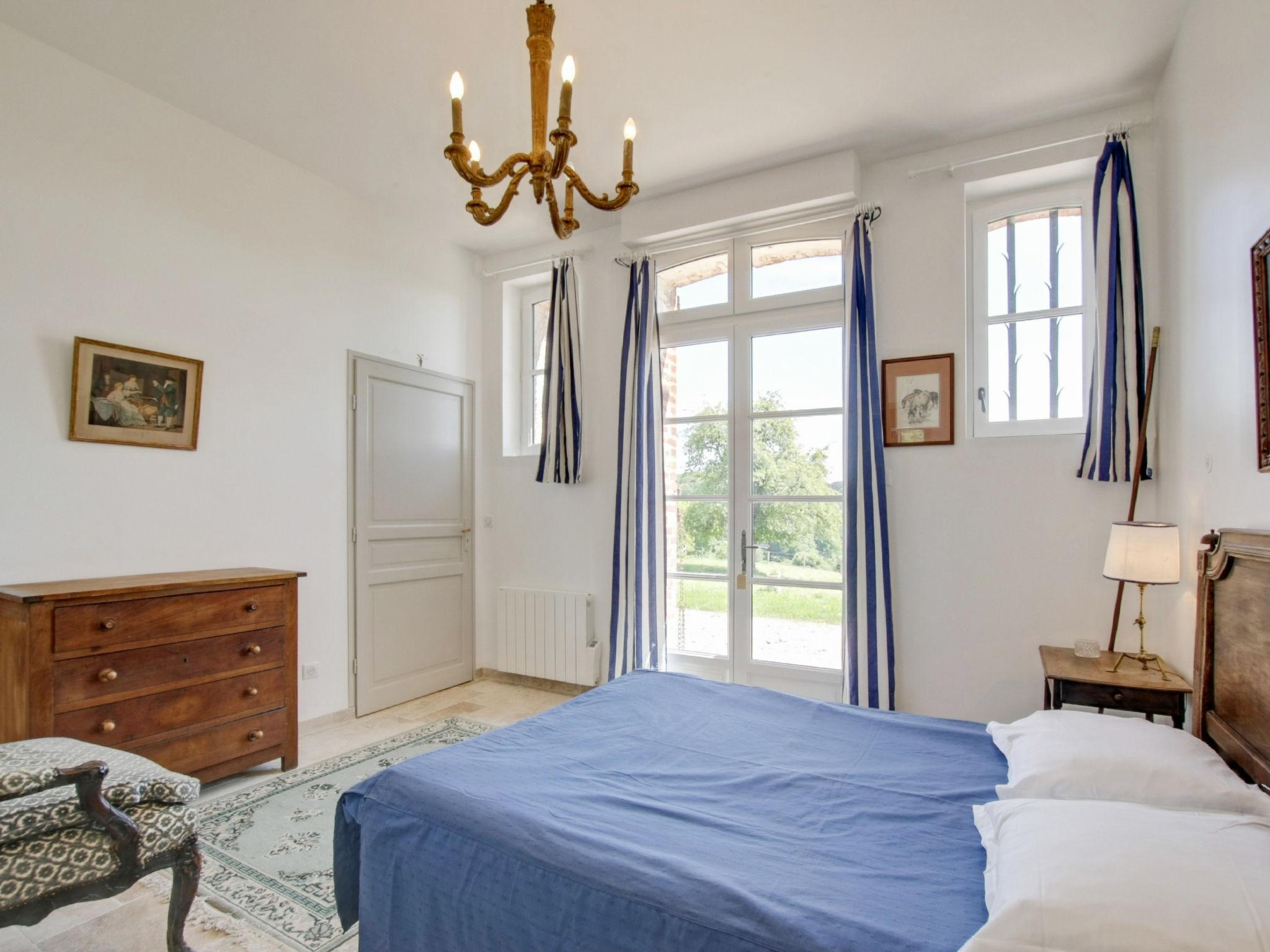 Foto 4 - Casa con 4 camere da letto a Trouville-sur-Mer con vista mare