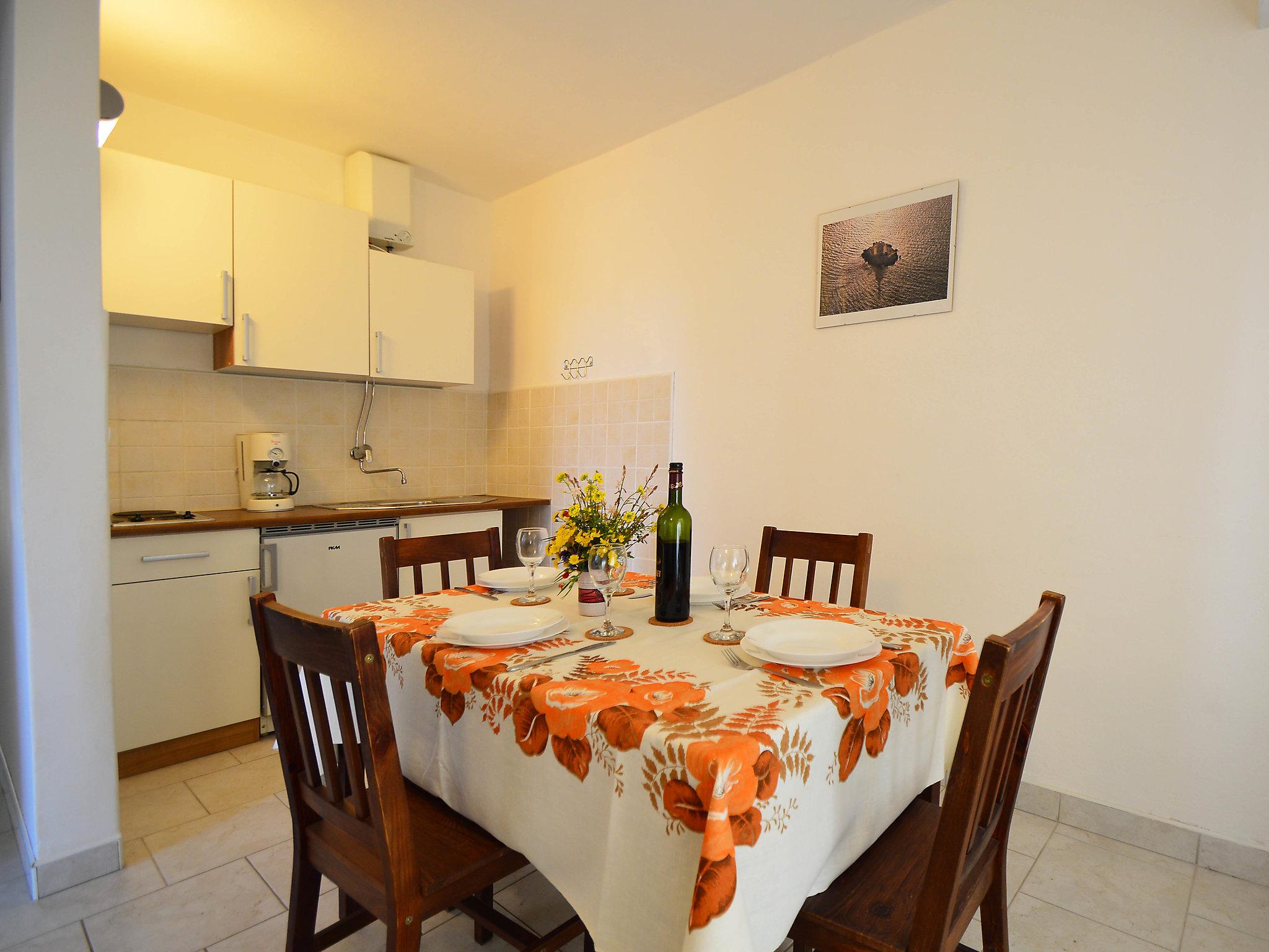 Photo 6 - 2 bedroom Apartment in Sibenik with garden and terrace