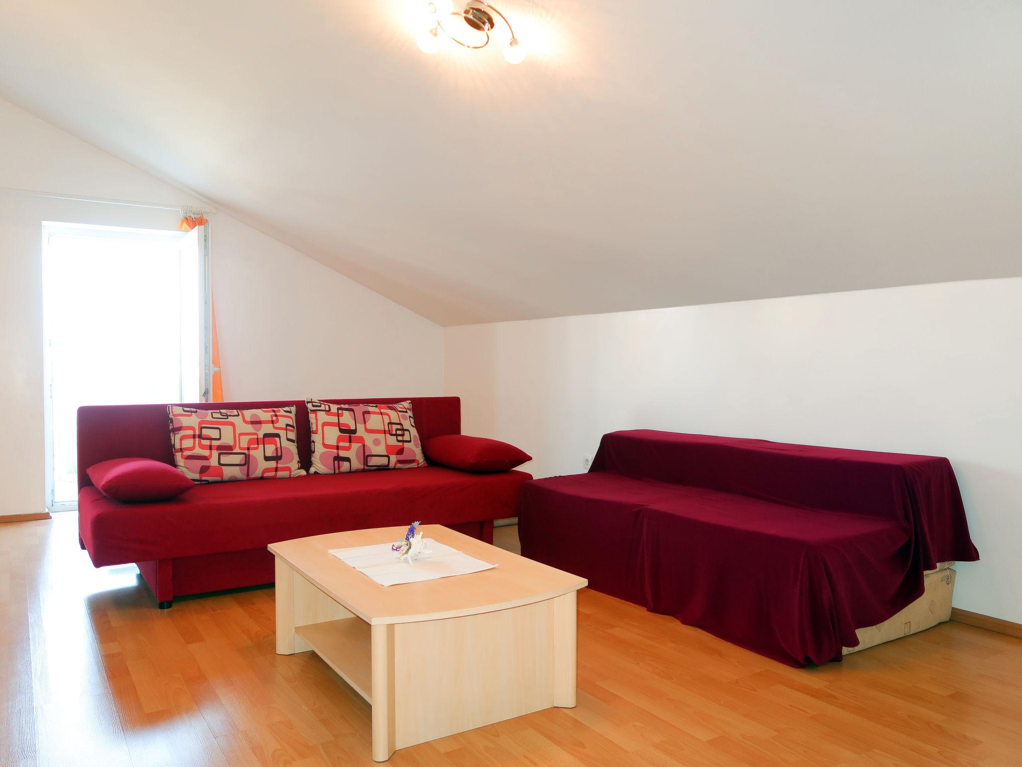 Foto 7 - Appartamento con 2 camere da letto a Vrbnik con vista mare