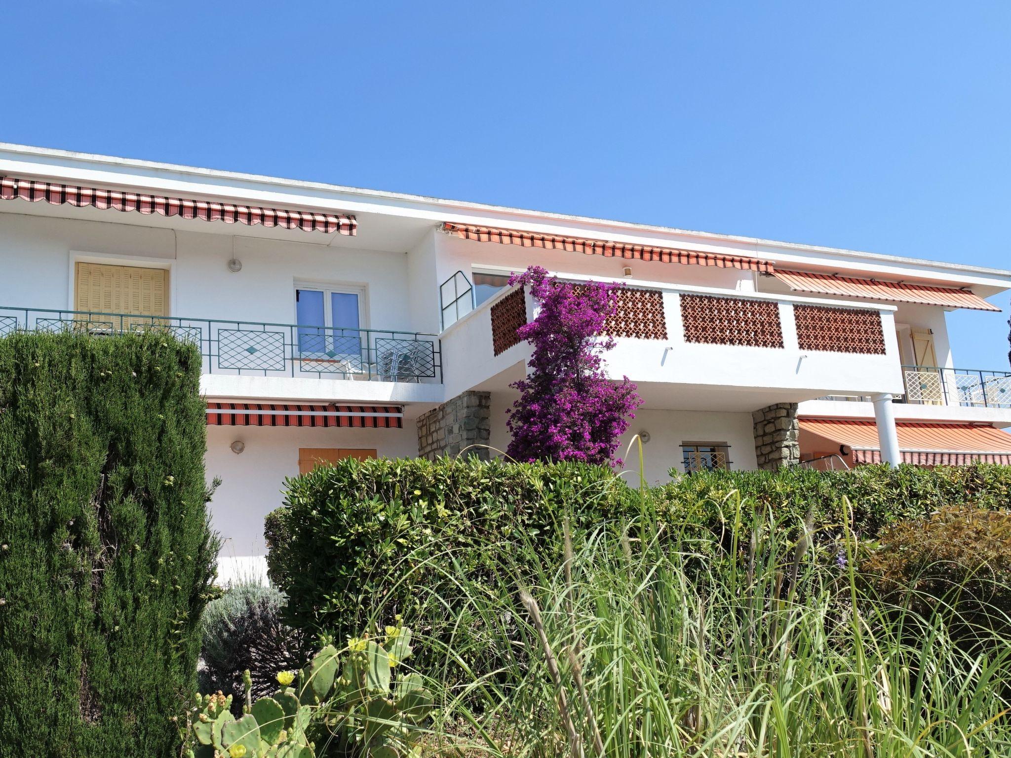 Foto 12 - Apartamento de 1 habitación en Cavalaire-sur-Mer con terraza