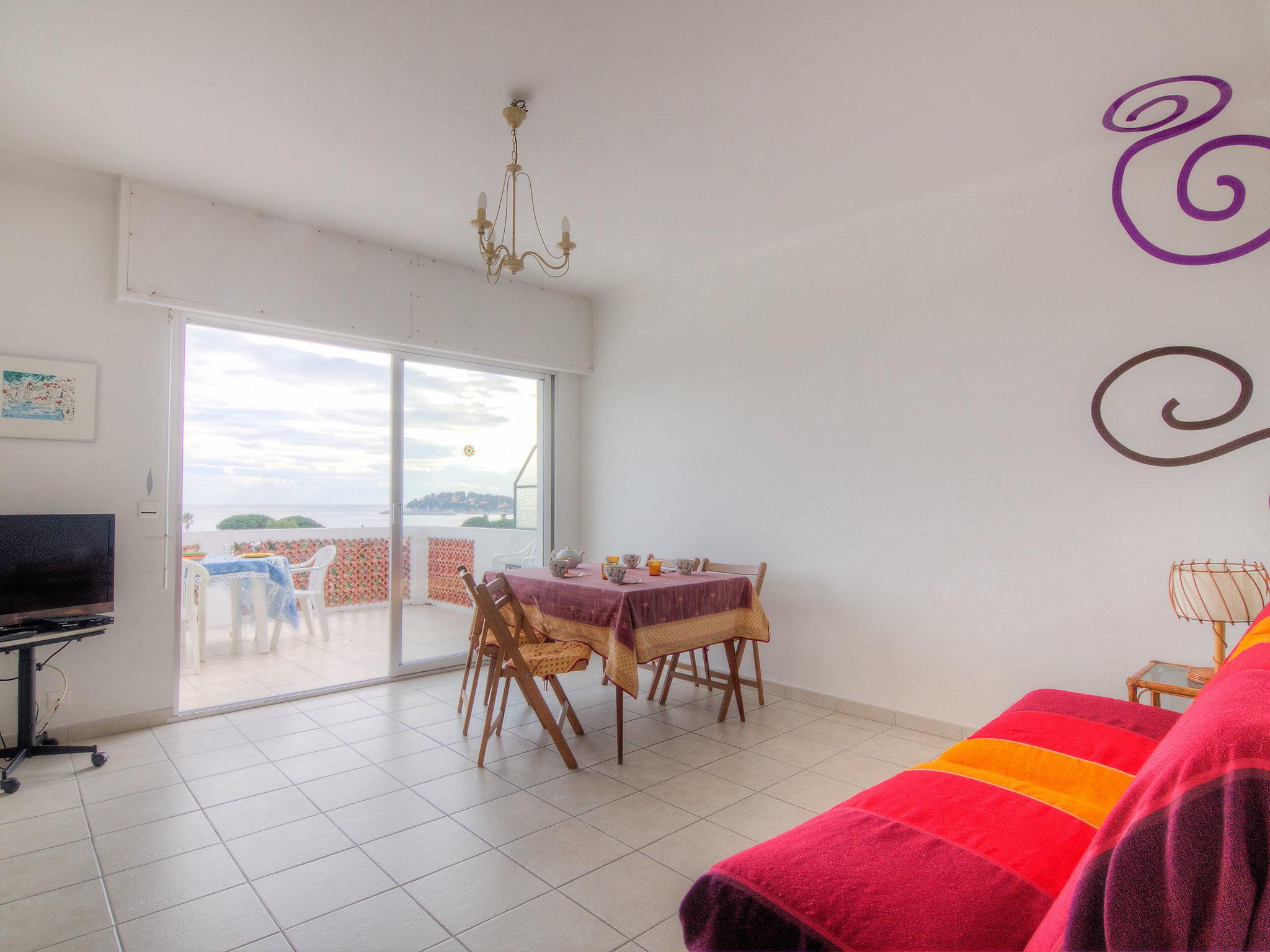 Foto 8 - Apartamento de 1 habitación en Cavalaire-sur-Mer con terraza
