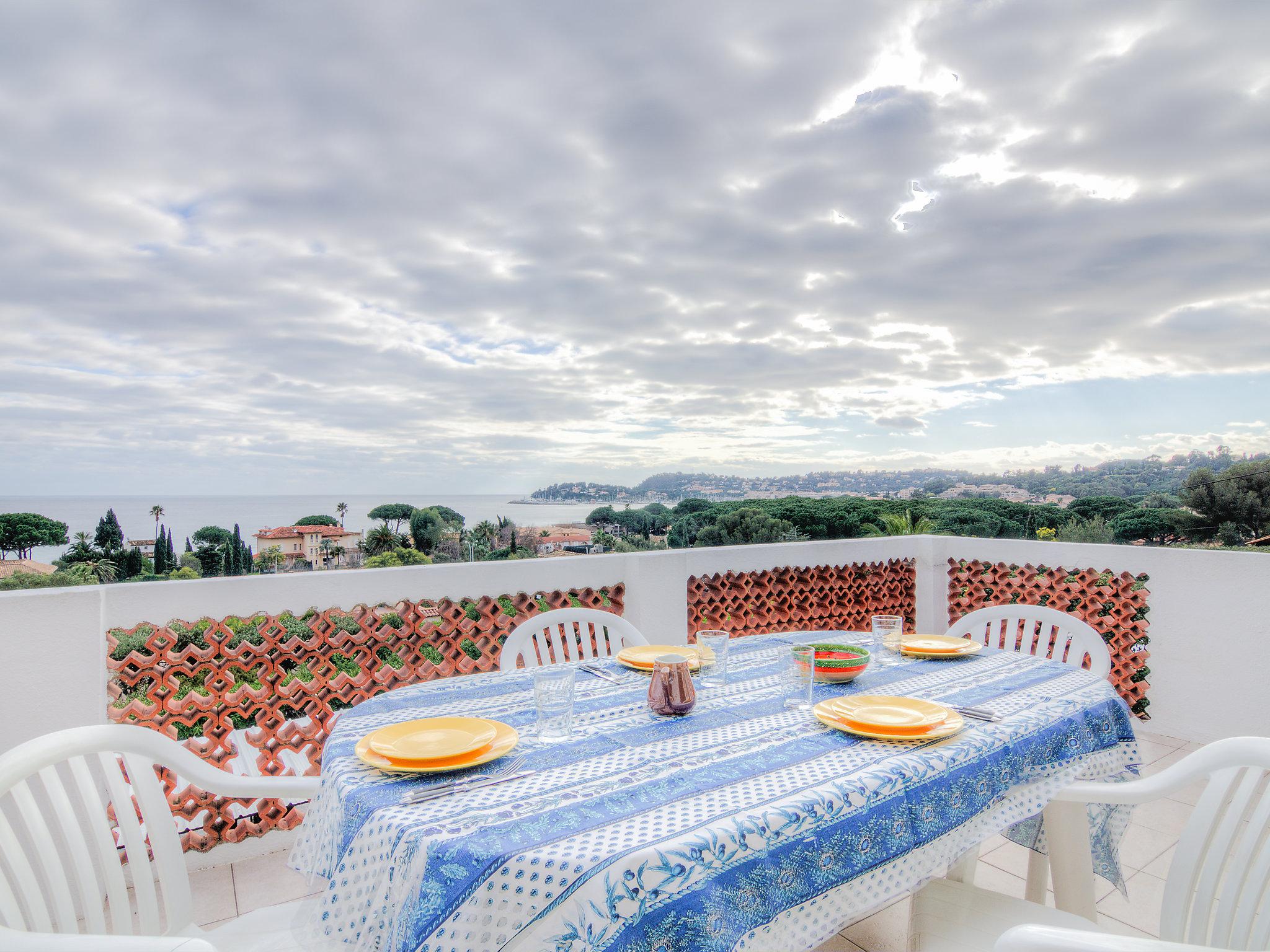 Foto 6 - Apartamento de 1 quarto em Cavalaire-sur-Mer com terraço