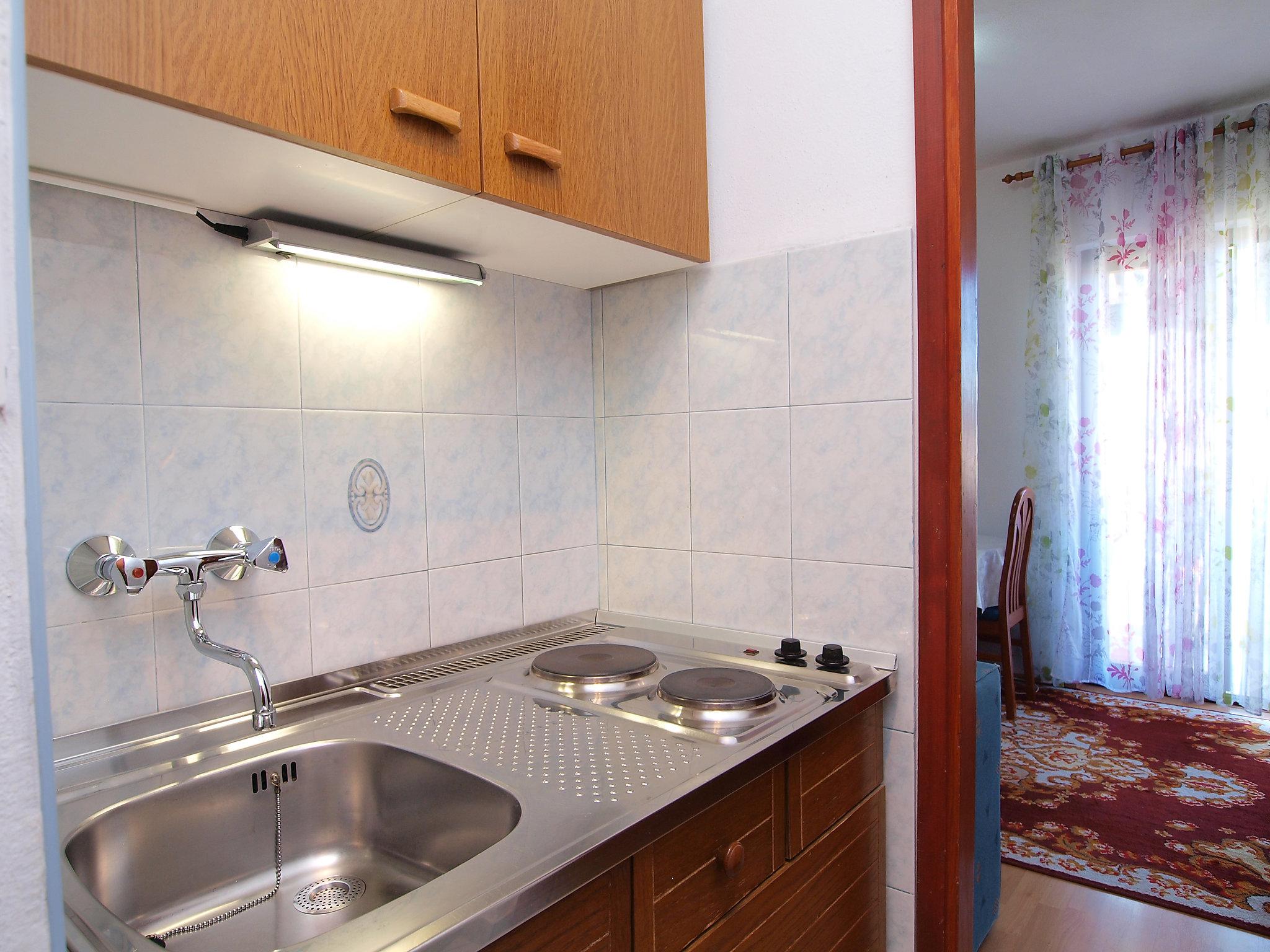 Foto 8 - Apartment mit 1 Schlafzimmer in Split mit blick aufs meer